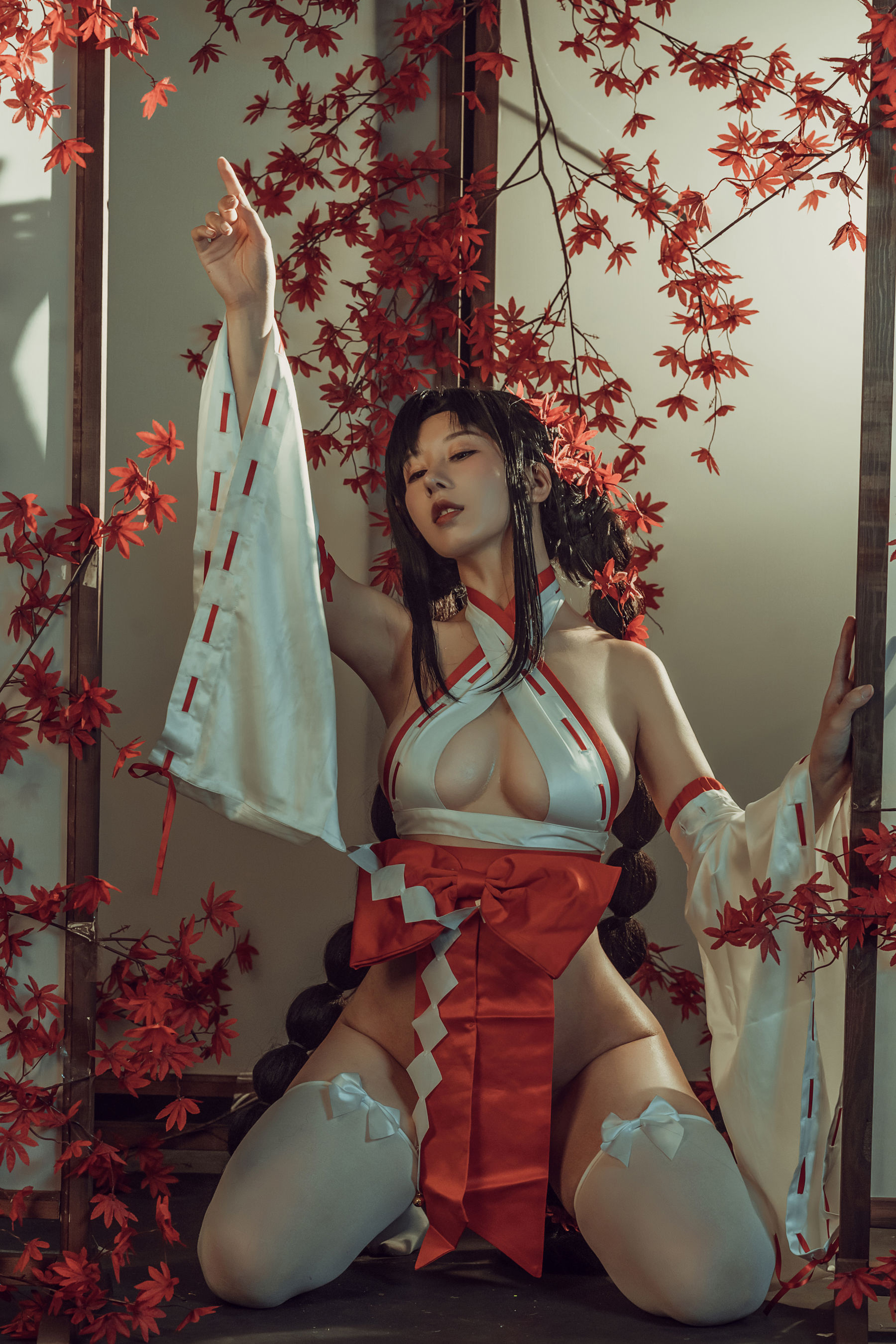 [网红COSER写真] 云溪溪 - 奶桃巫女