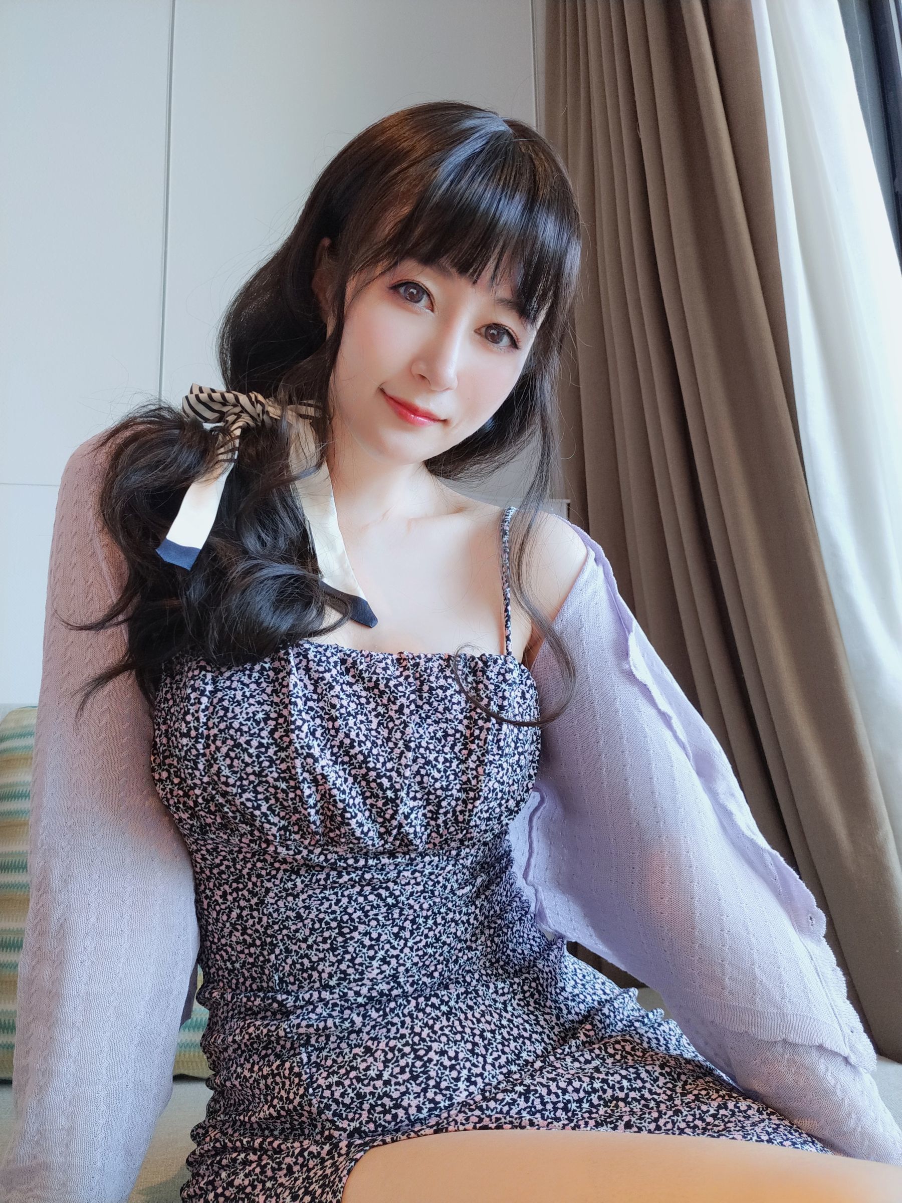 [网红COSER写真] Coser小姐姐白银 - 居家碎花裙