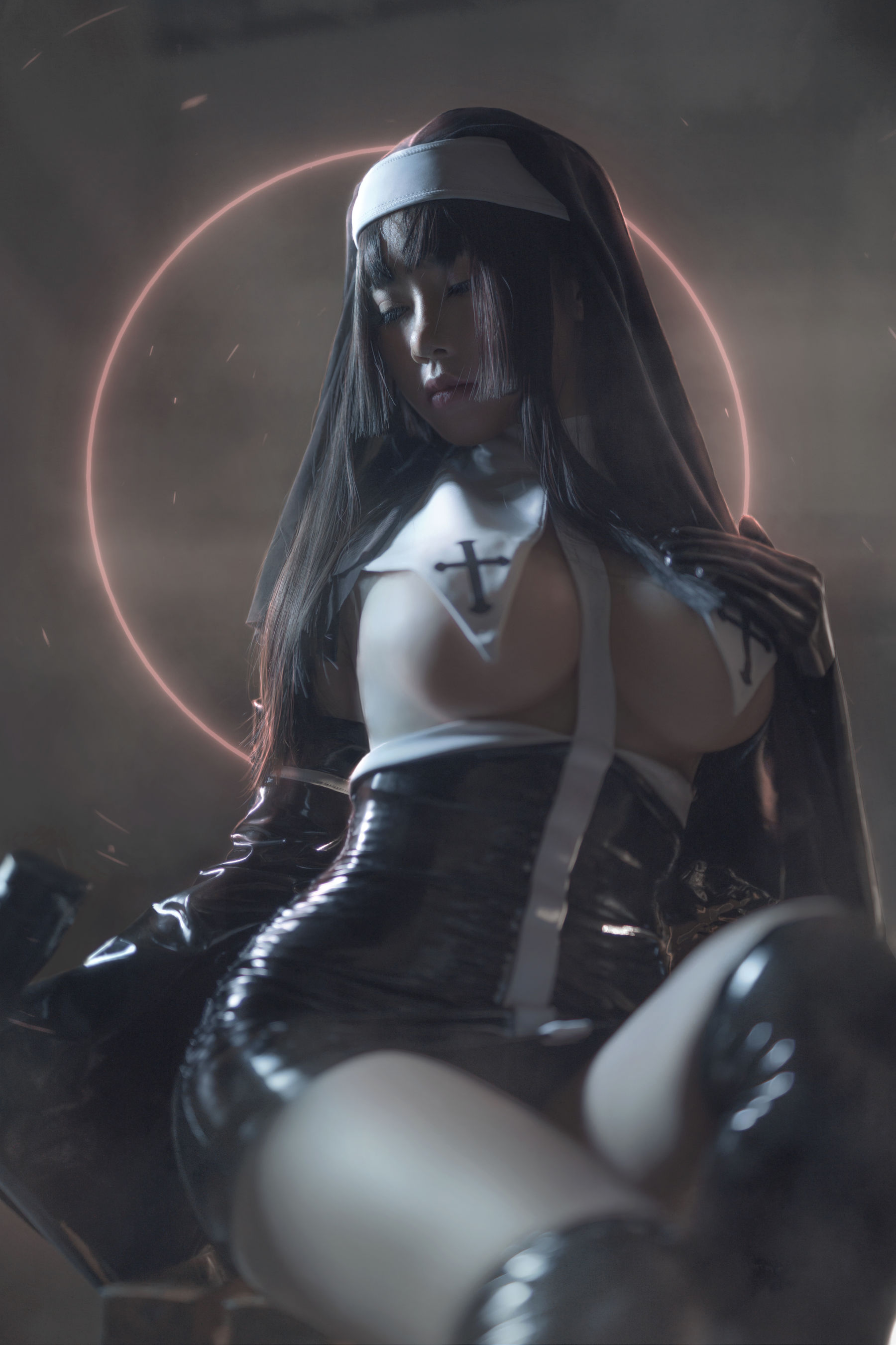 [网红COSER写真] 动漫博主uki雨季 - 修女黑胶衣