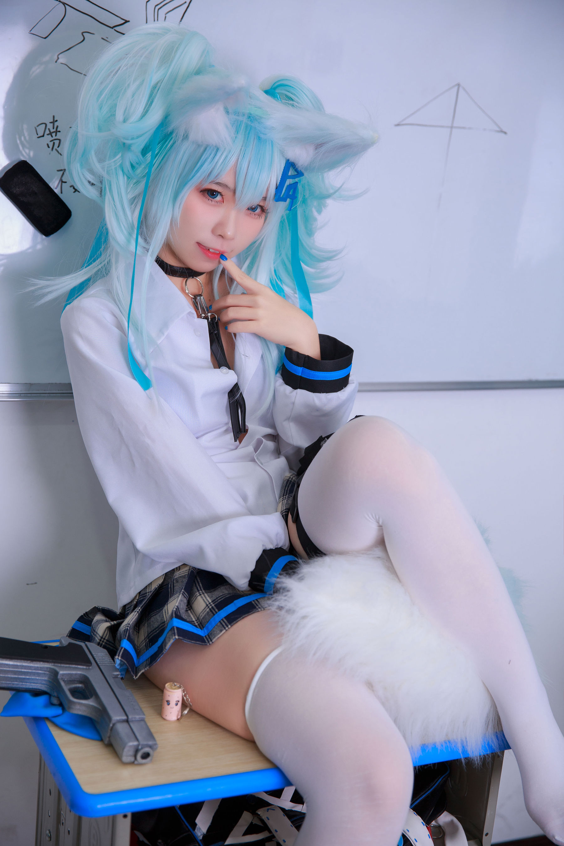 [福利COS] 动漫博主G44不会受伤 - 少女前线 PA15校服