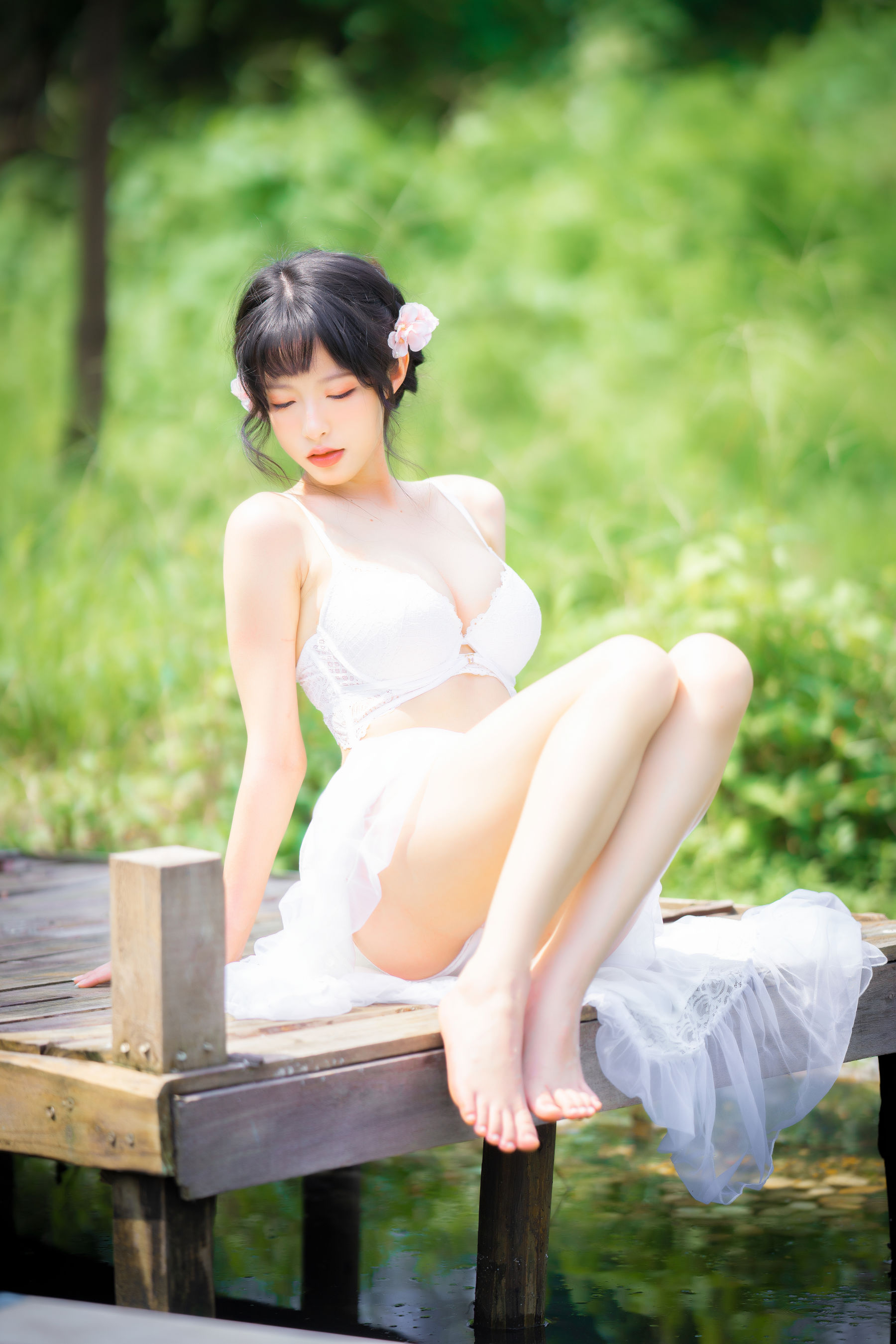 [福利COS] 尤物清水由乃 - 蕾丝花园