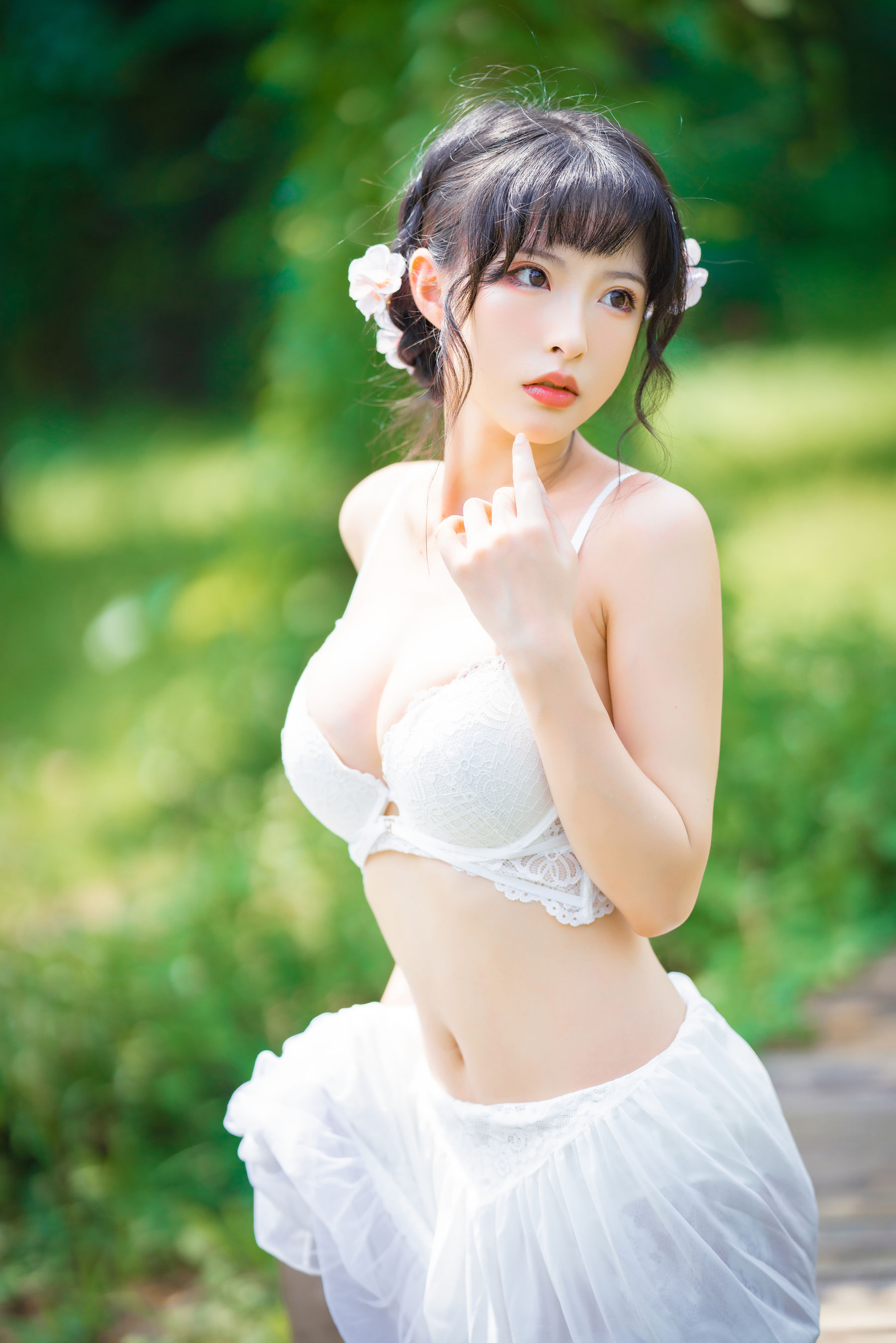 [福利COS] 尤物清水由乃 - 蕾丝花园