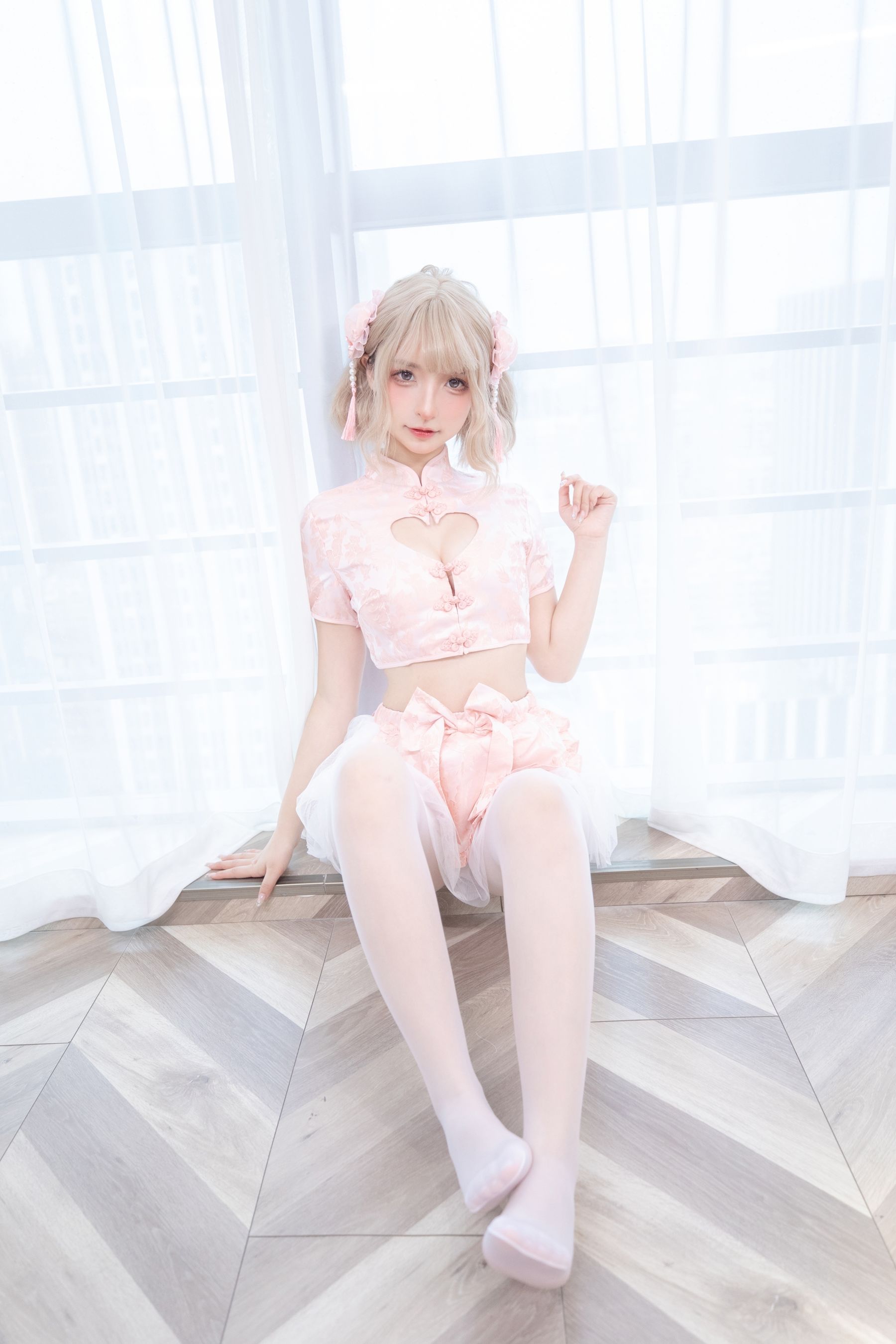 [网红COS] 萝莉神楽板真冬 中华娘