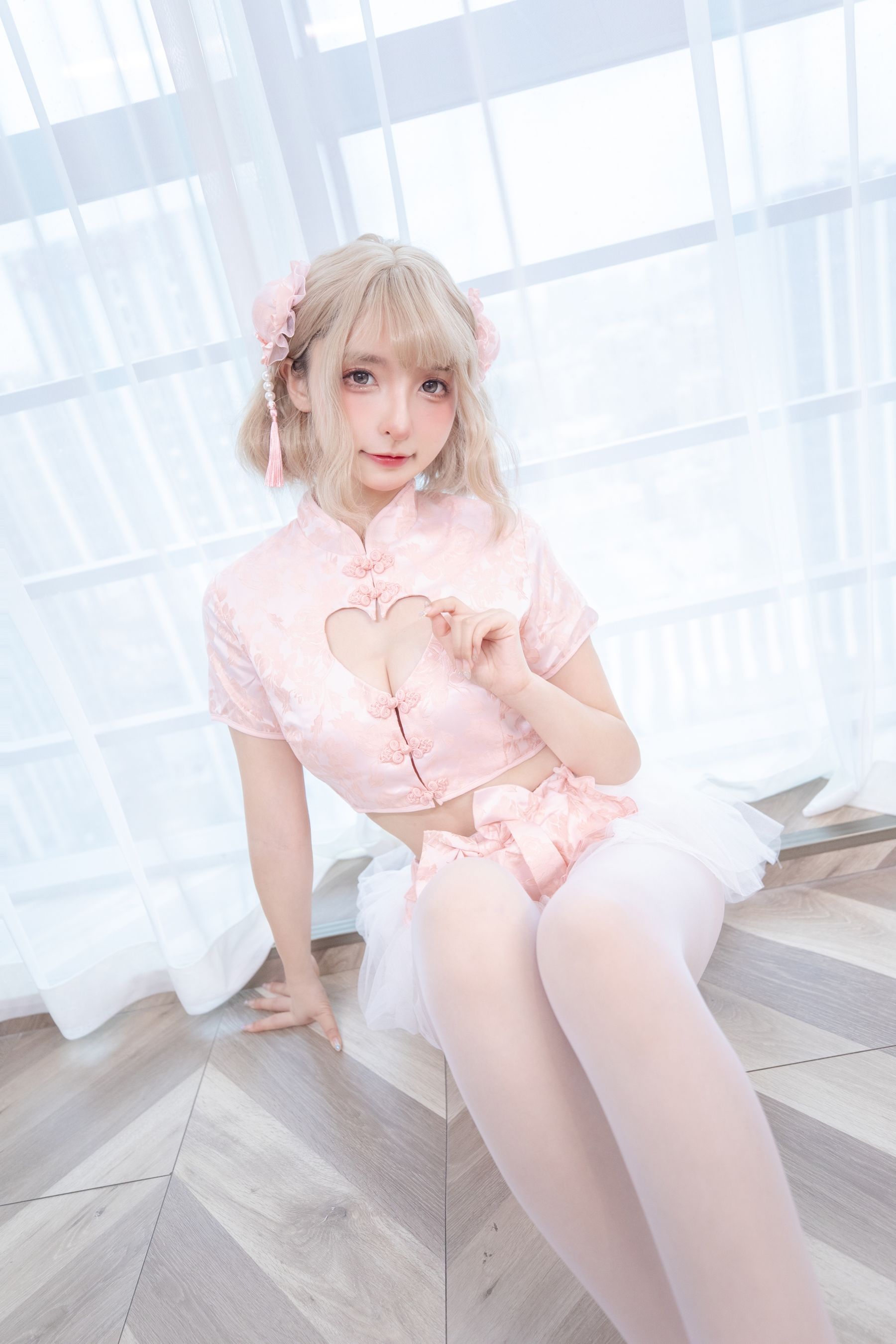 [网红COS] 萝莉神楽板真冬 中华娘