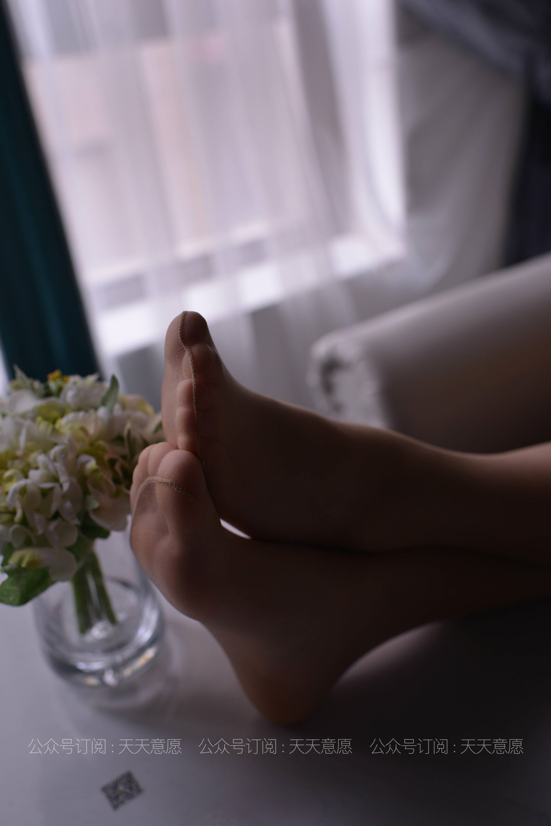 [IESS异思趣向]  模特：小婕《与花共舞》