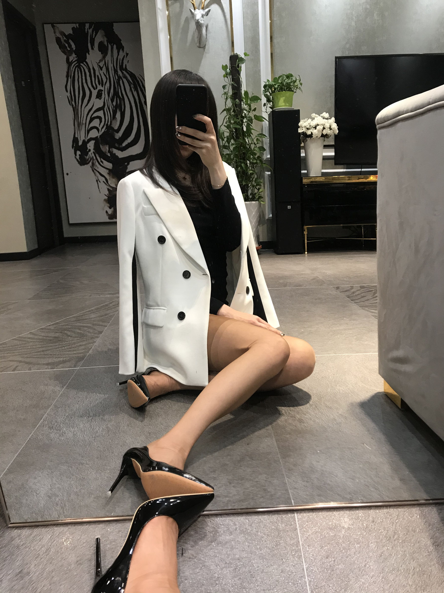 [福利COS] 丝足博主麋鹿_Monroe 2020.04.09 桃肉吊袜