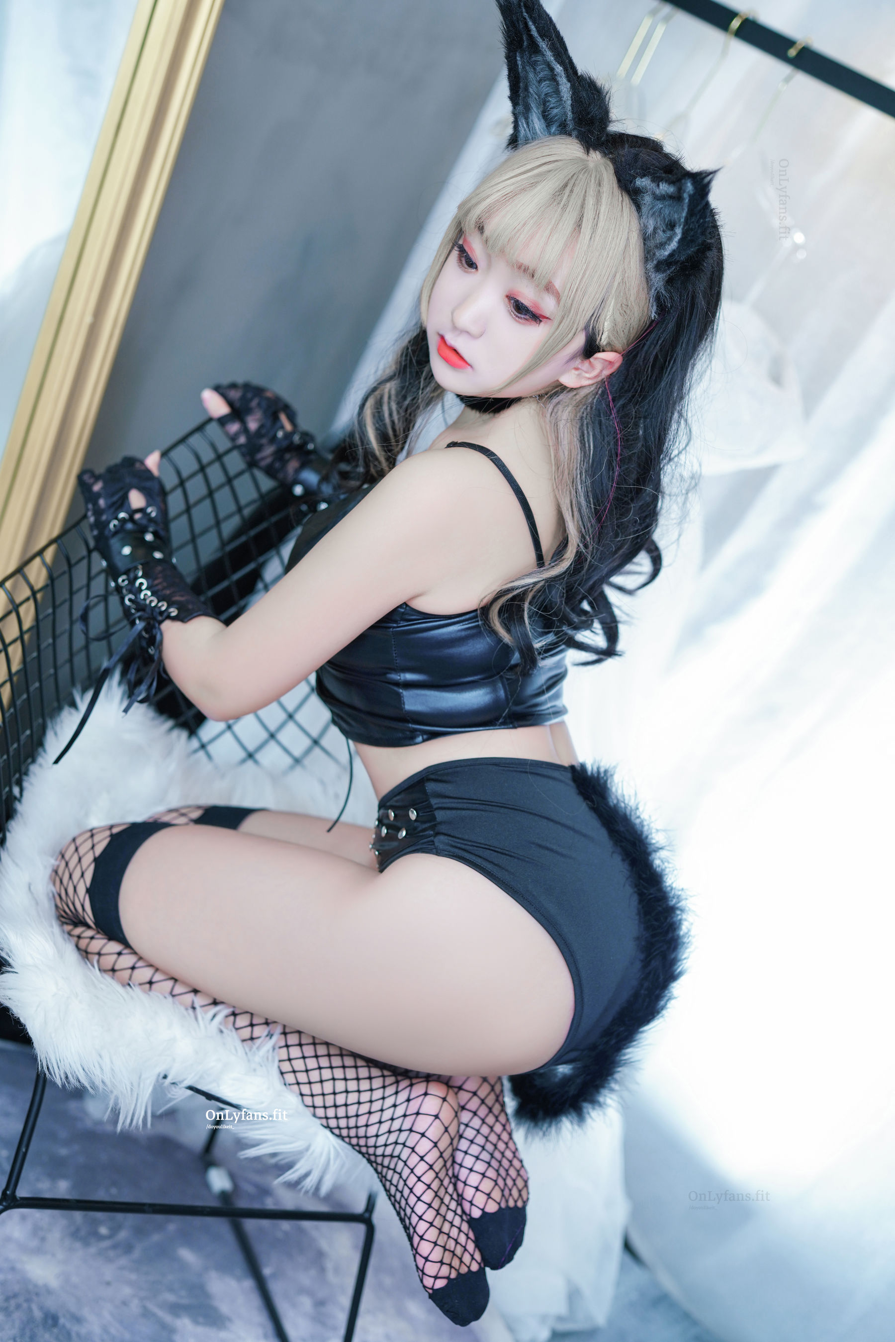 [福利COS] 动漫博主恩田直幸 - 皮衣小狼