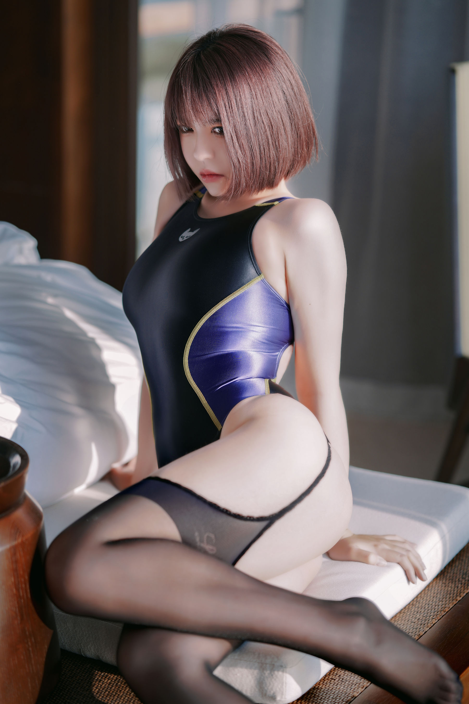  [福利COS] 半半子 - 競泳水着を着た彼女