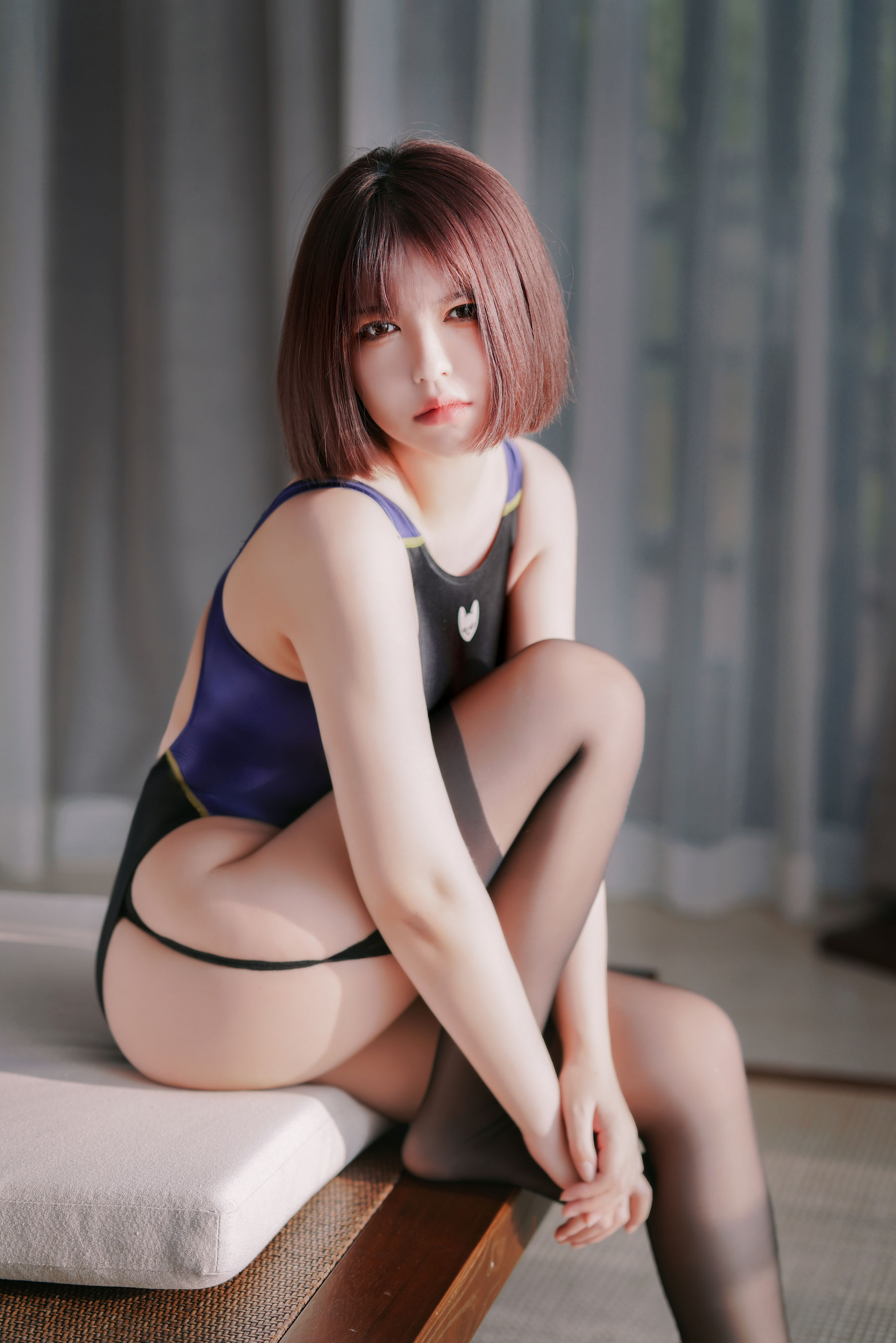  [福利COS] 半半子 - 競泳水着を着た彼女