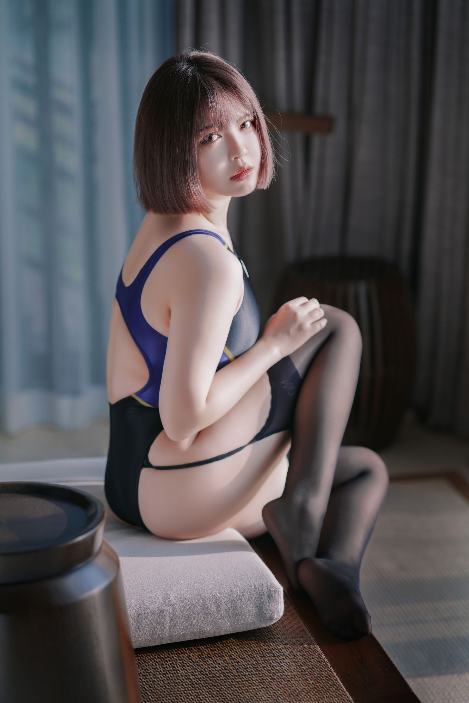  [福利COS] 半半子 - 競泳水着を着た彼女