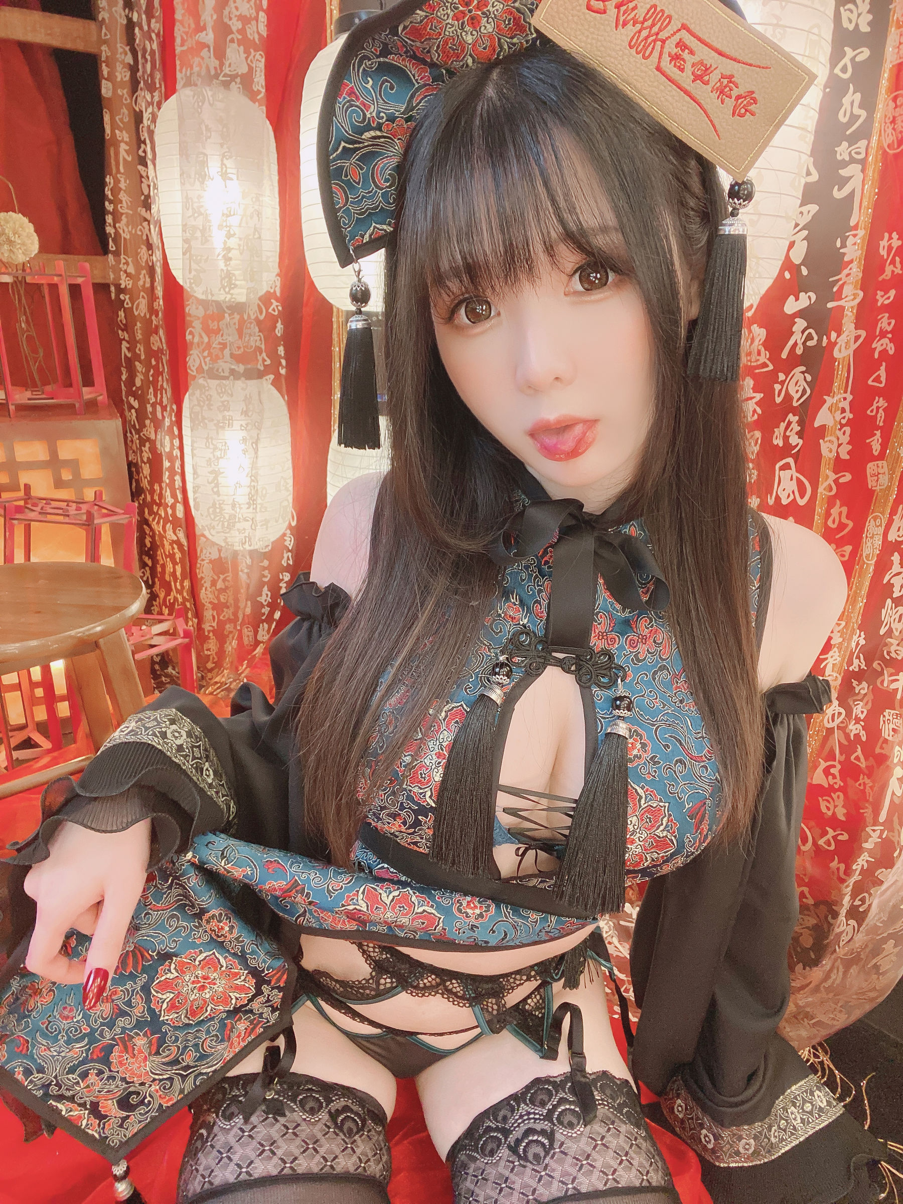  [福利COS] 微博妹纸霜月shimo - キョンシーちゃん自撮り