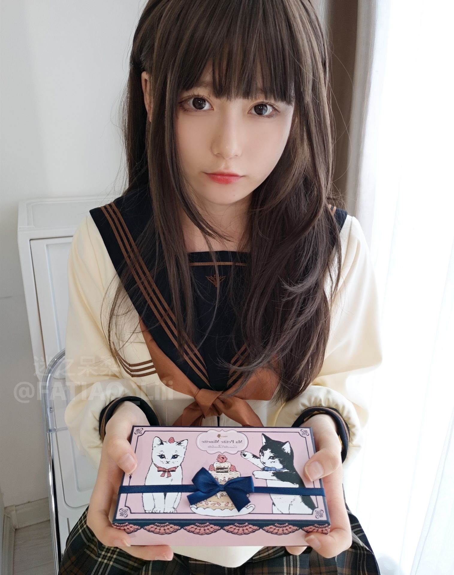  [福利COS] 迷之呆梨(发条少女)[fantia] - 黒いタイツをはいている