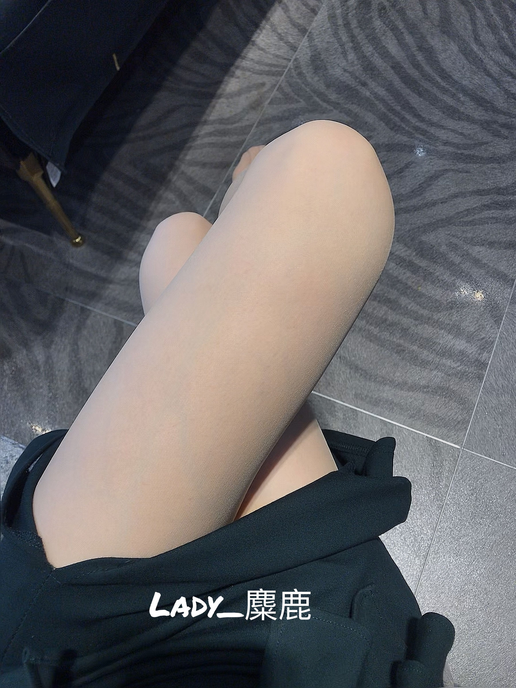 [福利COS] 丝足博主麋鹿_Monroe 2020.07.08 好腿