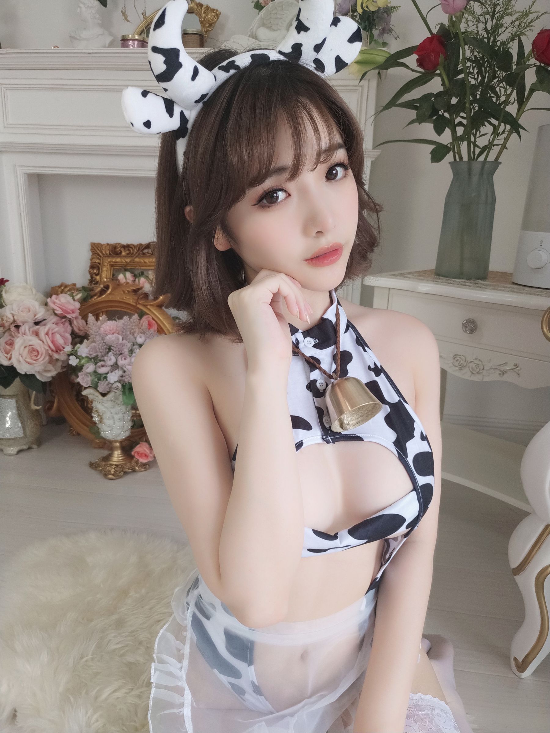 [福利COS] 动漫博主雯妹 - 奶牛