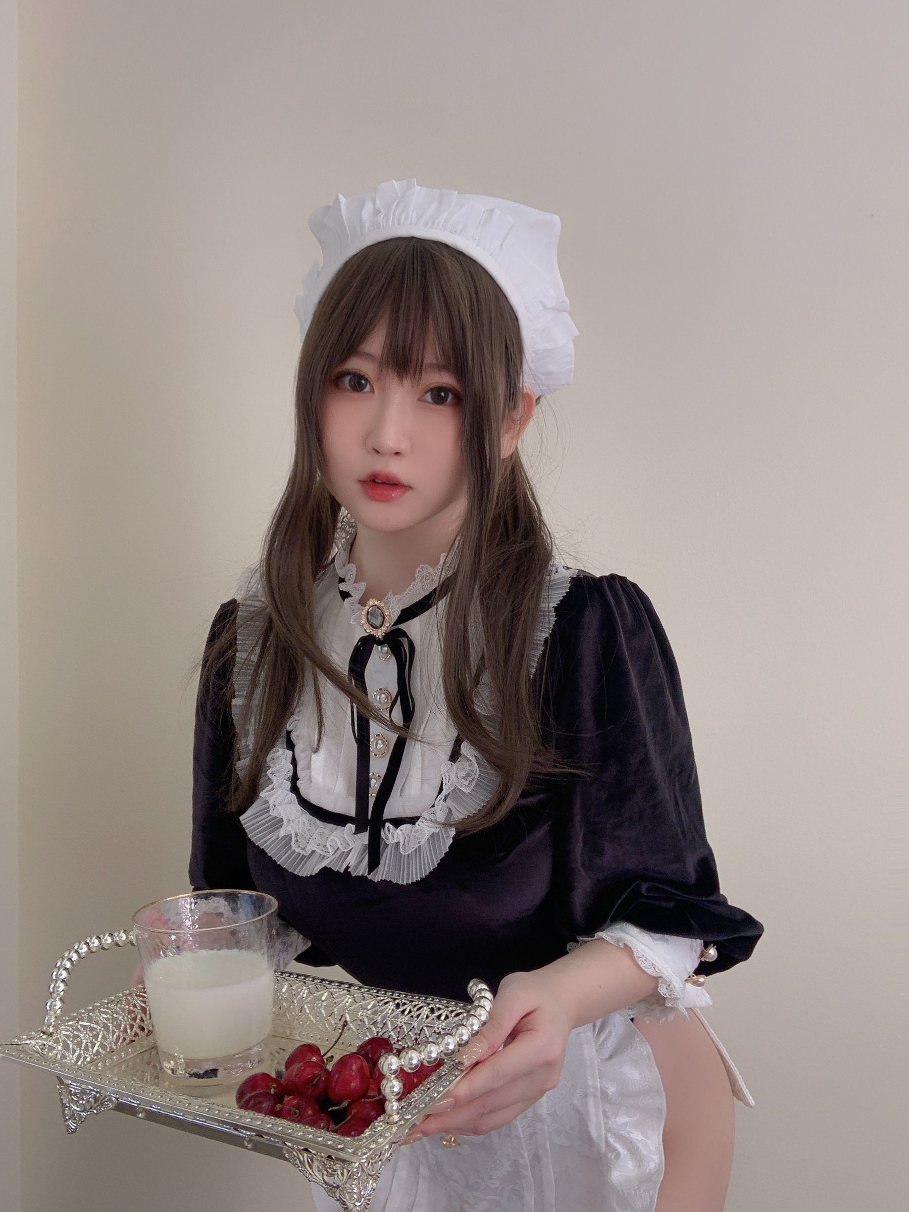 [福利COS] 蜜桃少女是依酱呀 - 女仆馆长