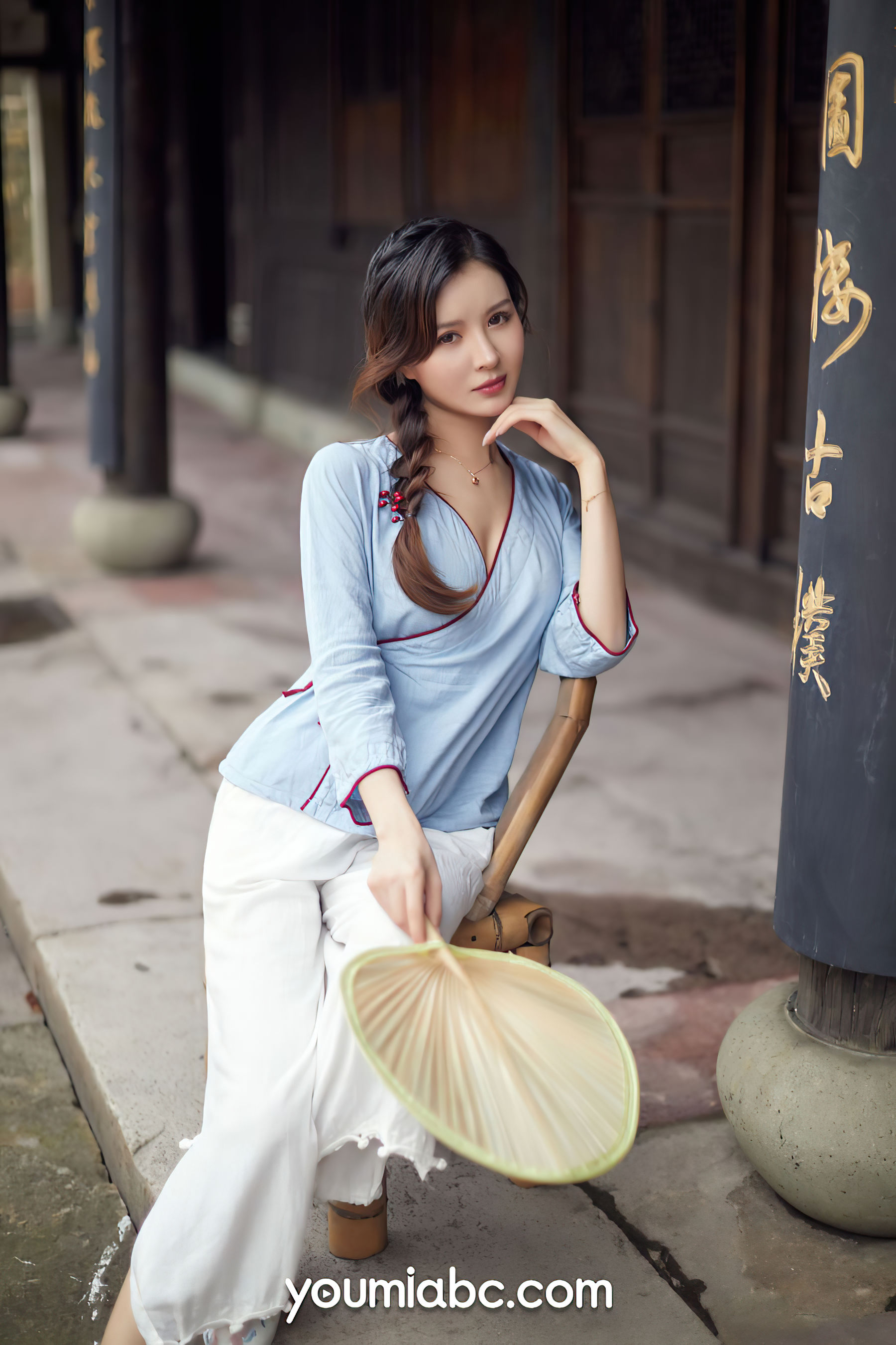 [尤蜜YouMiabc]  黄金宝儿 闺房小娘