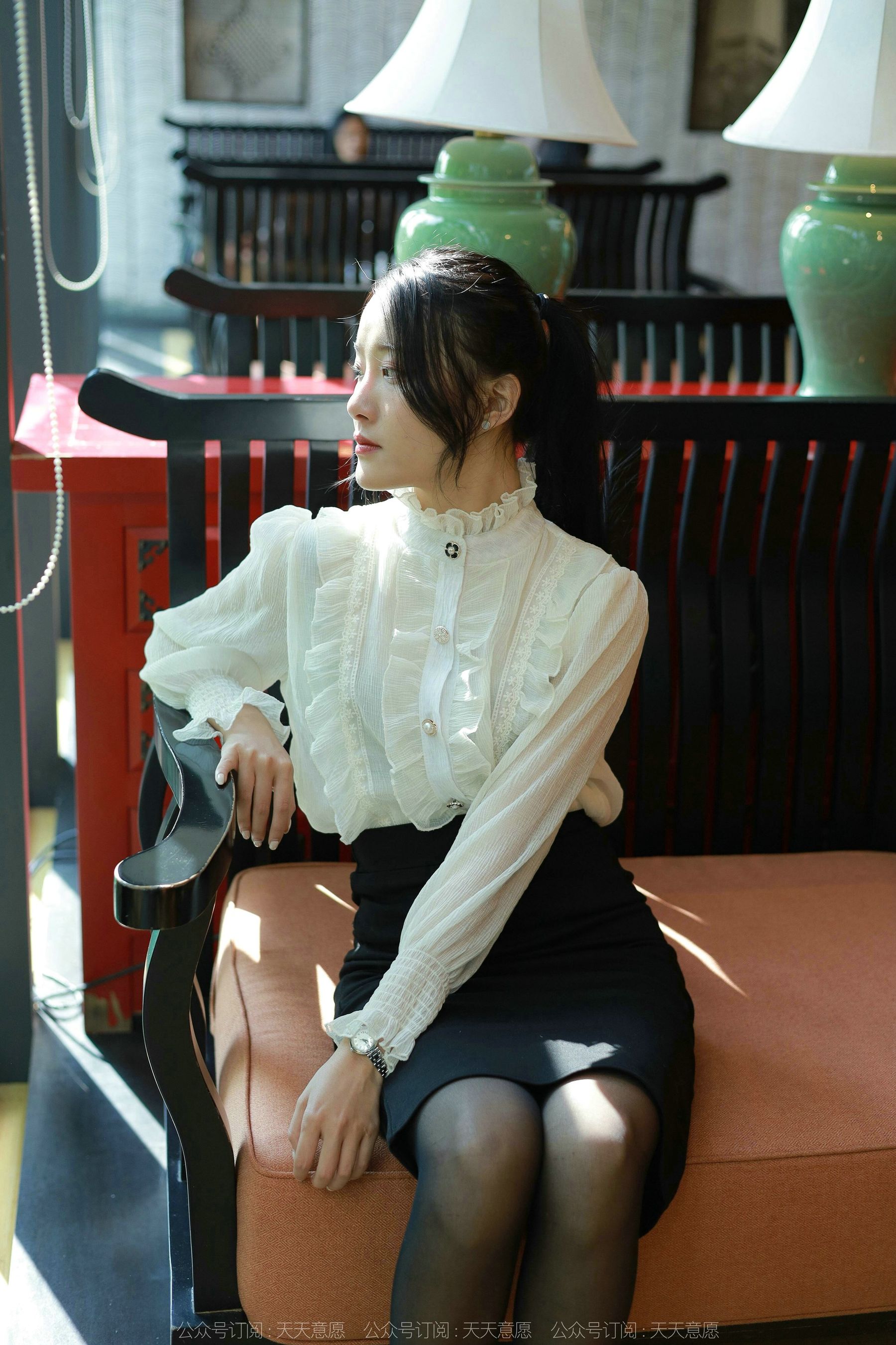 [异思趣向IESS] 模特 婉萍 《黑丝咖啡》