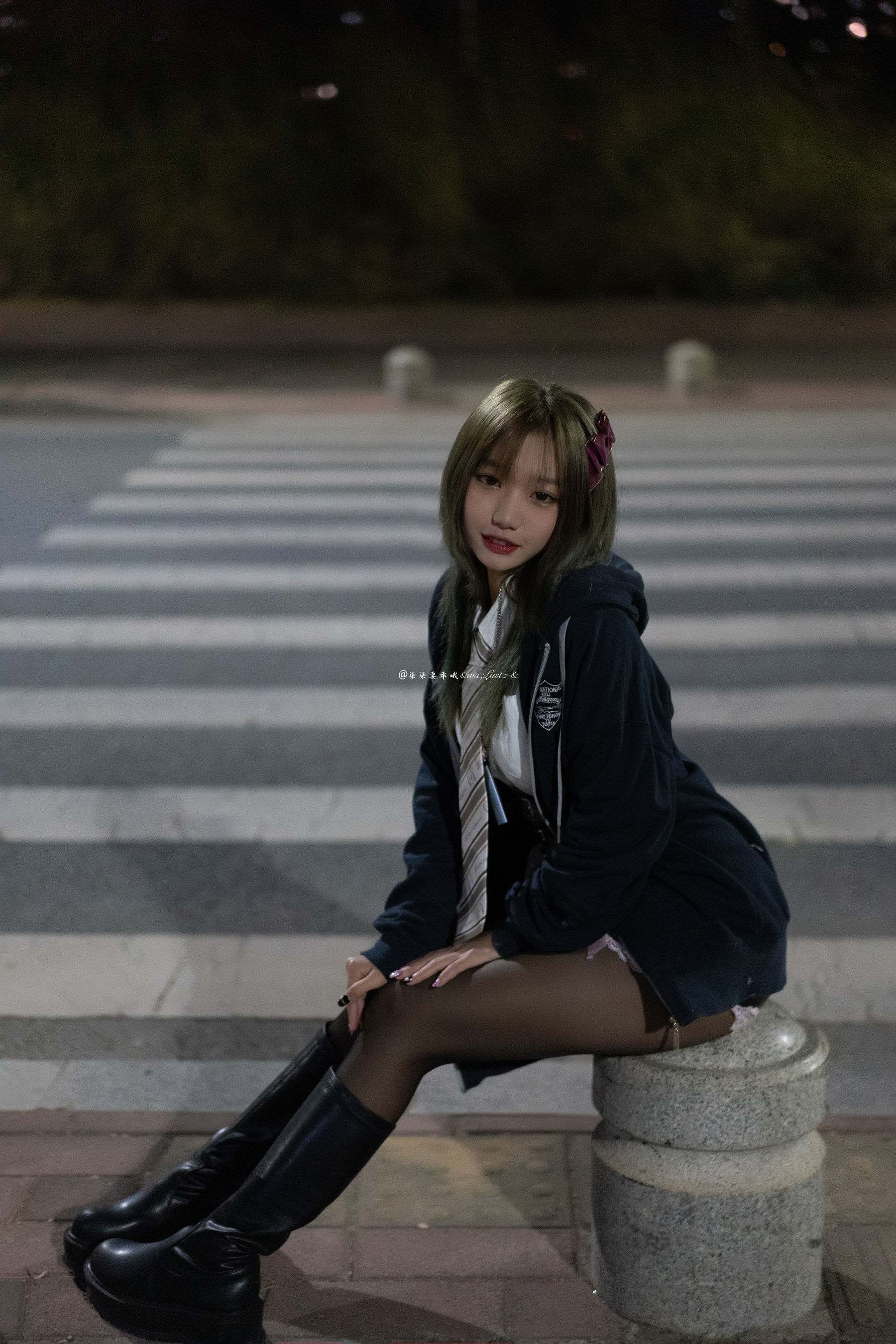 [福利COS] 动漫博主柒柒要乖哦 - 车内1