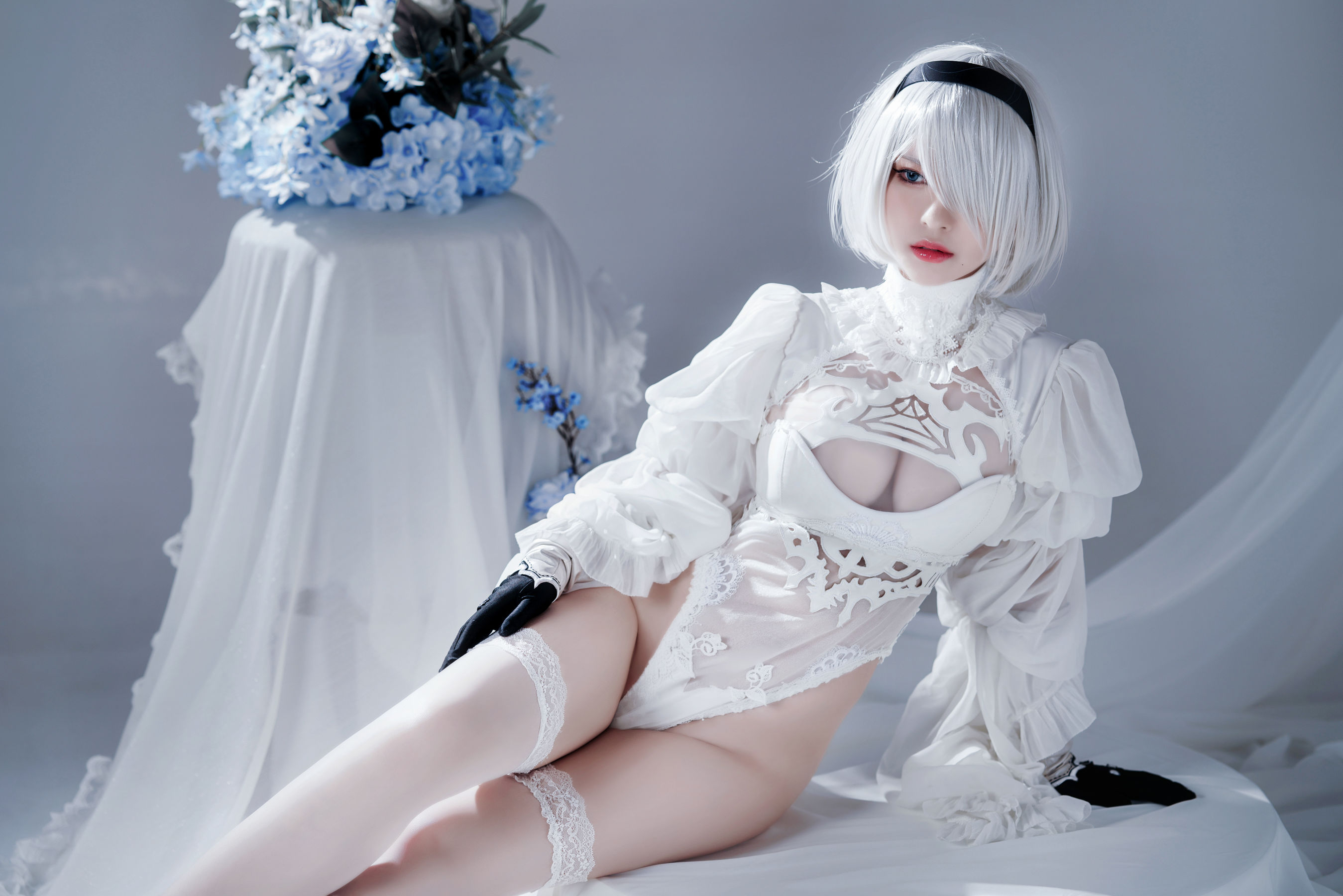 [福利COS] 半半子 - Automataヨルハ二号B型 白いドレス