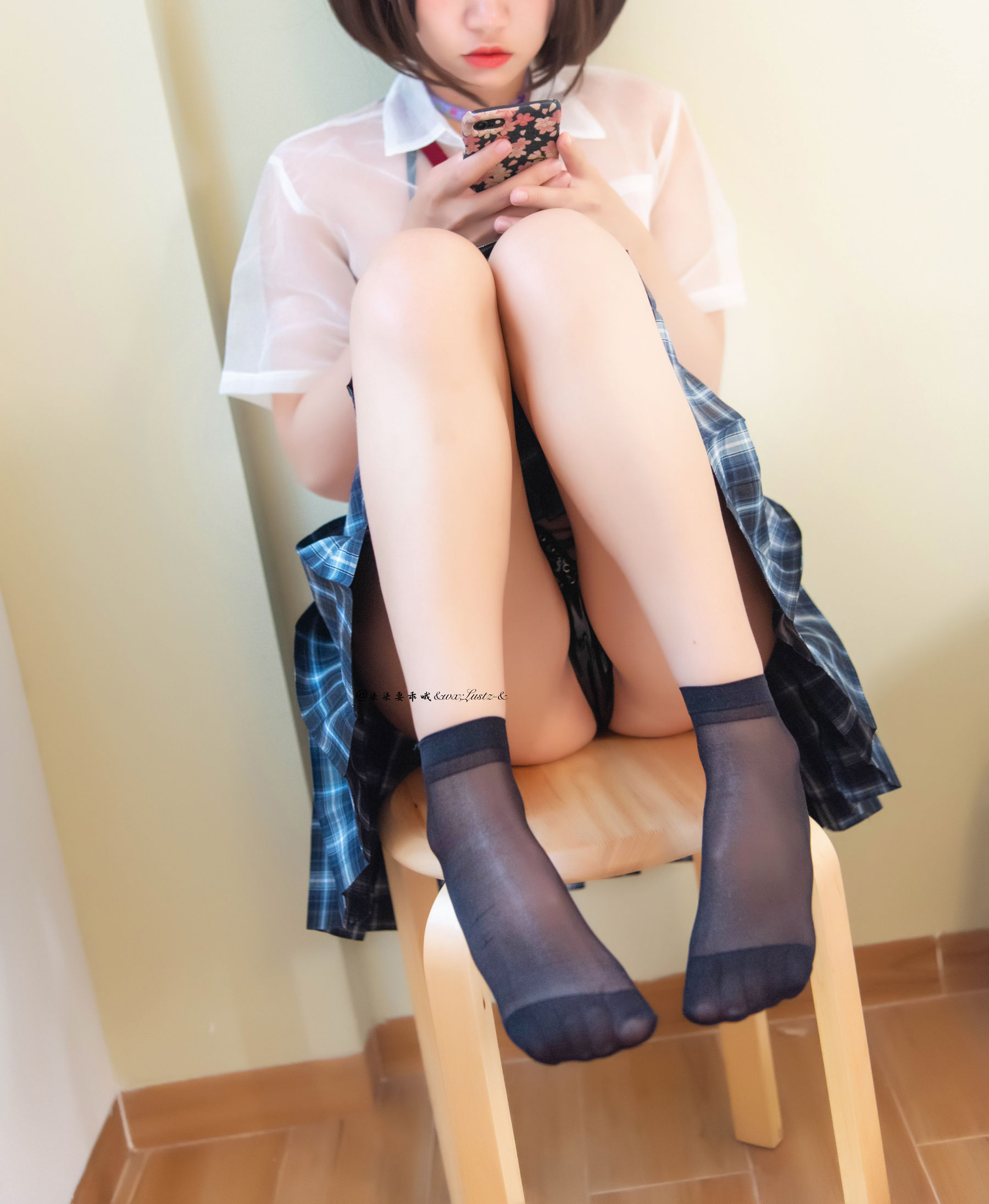 [福利COS] 动漫博主柒柒要乖哦 - 晚间约会