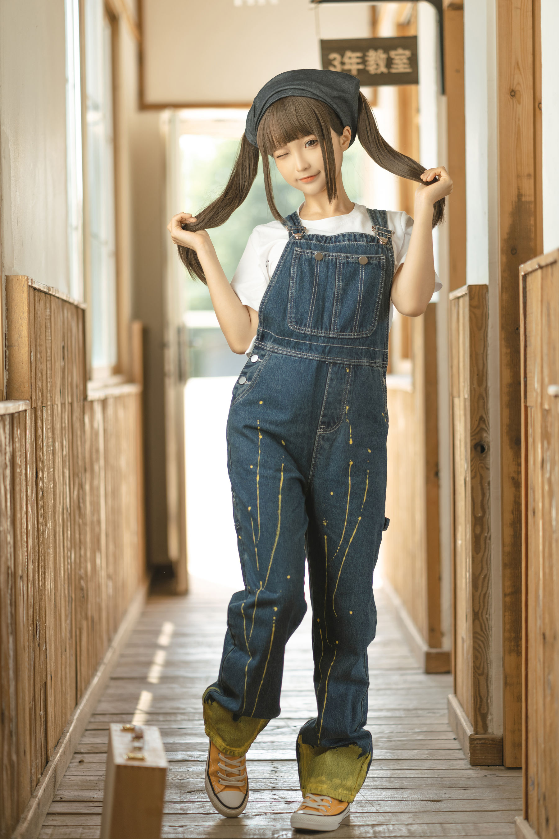 [福利COS] 动漫博主蠢沫沫 - 小画家