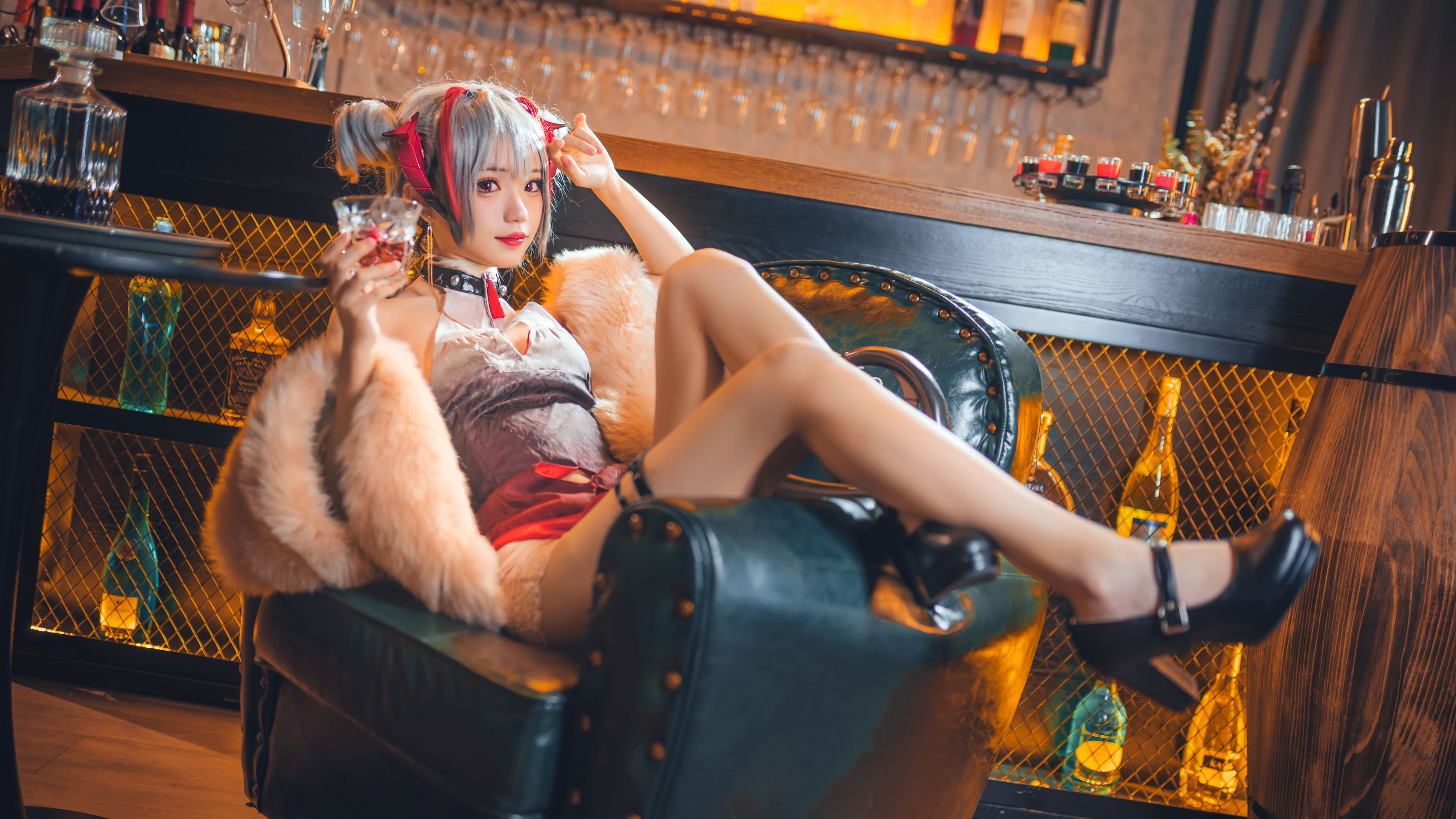 [福利COS] 花柒Hana - 明日方舟 守夜冠军 W