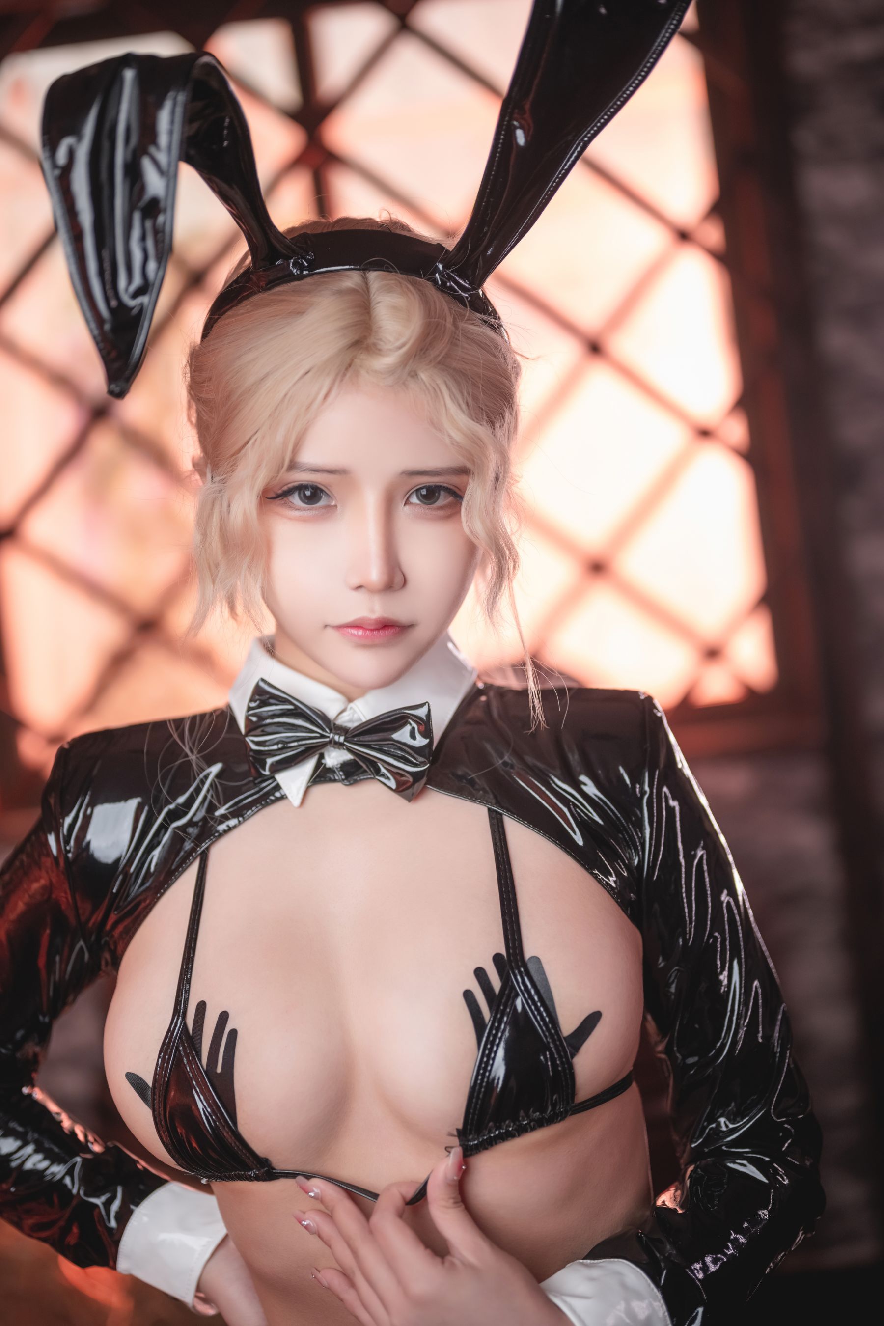 [网红COSER] 二次元妹子抱走莫子aa - 狂野逆兔
