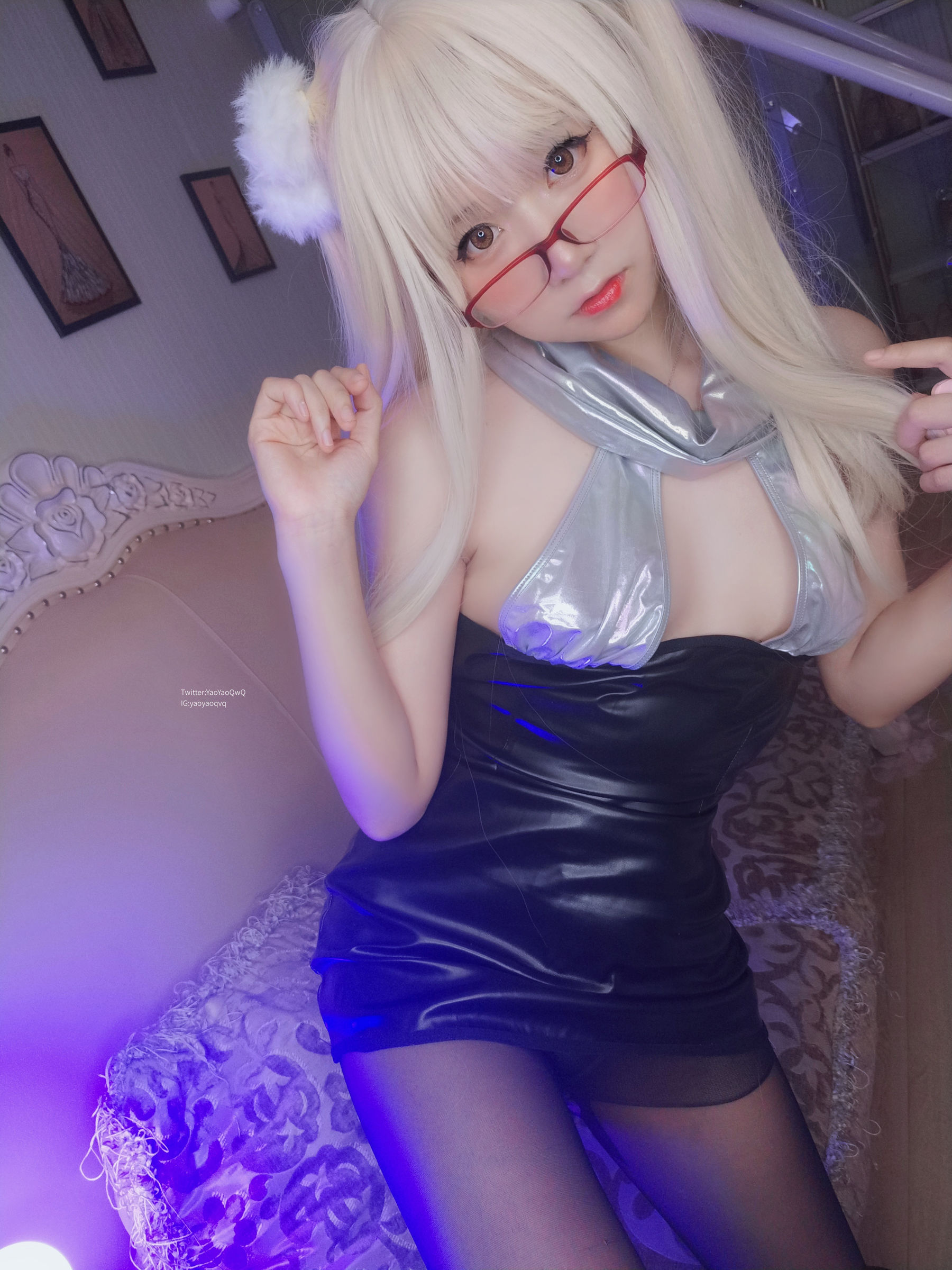[网红COSER] 萌妹子Coser摇摇乐yoyo - 黑色长筒袜