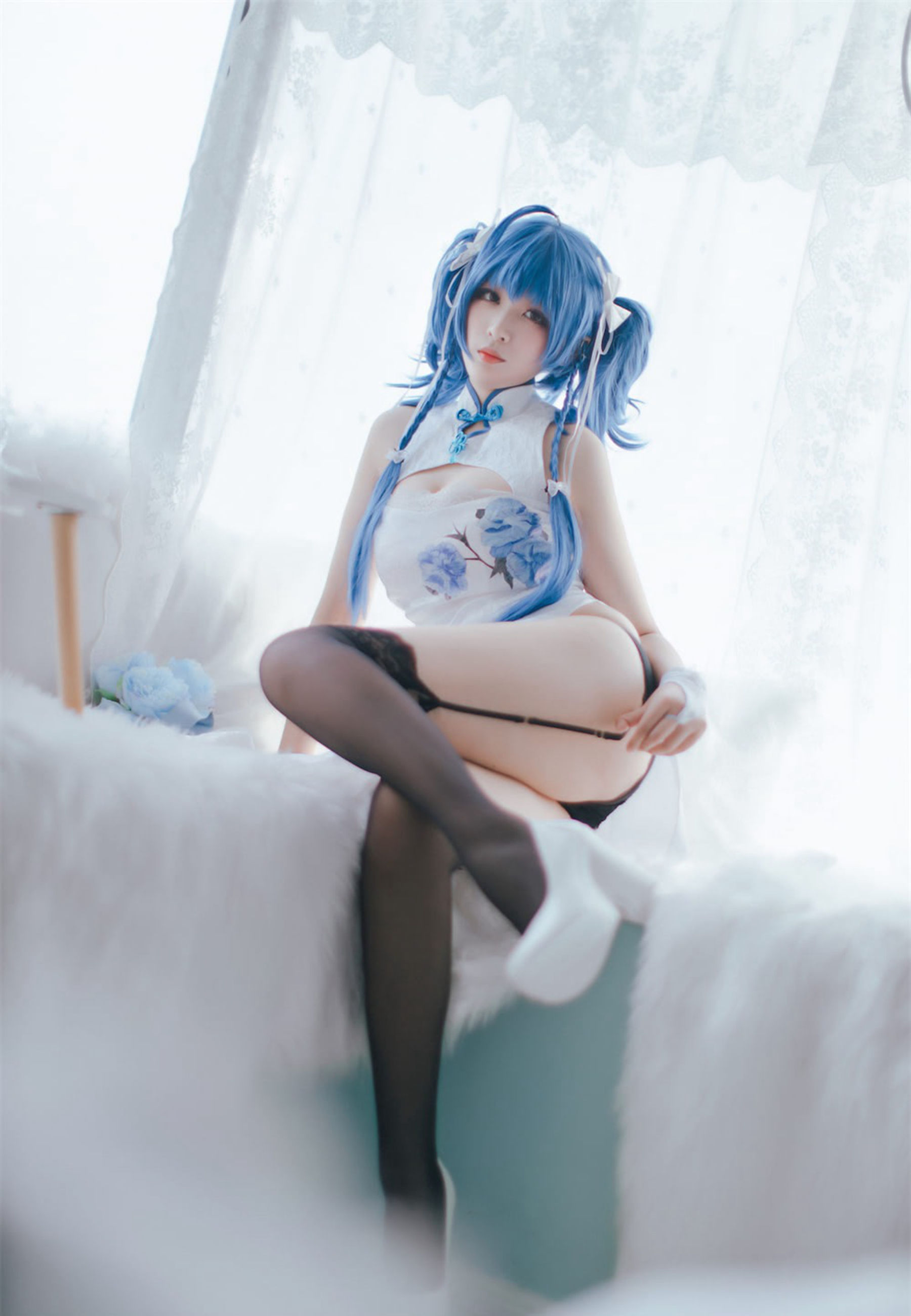 [网红COSER] 轩萧学姐 - 圣路易斯旗袍