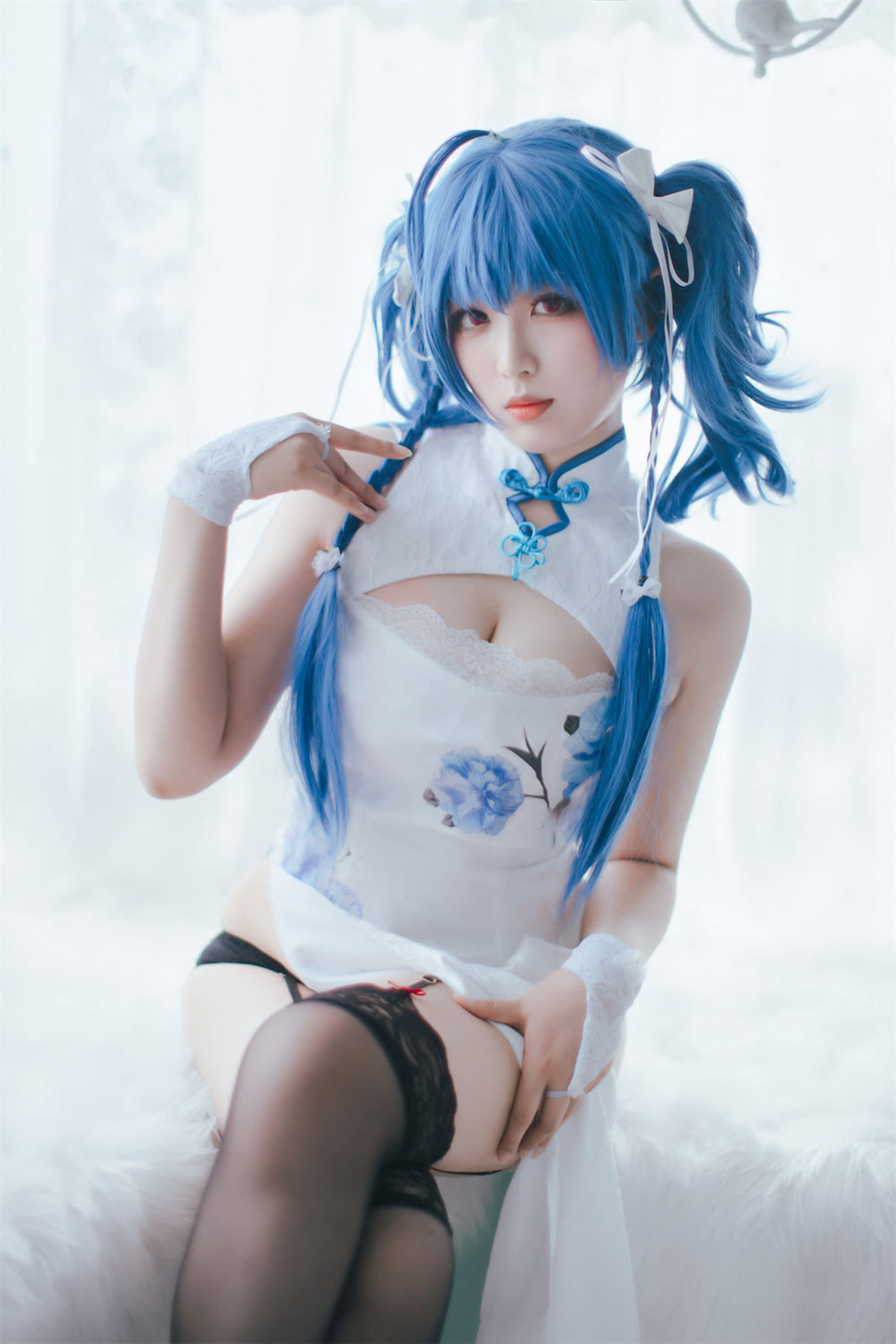 [网红COSER] 轩萧学姐 - 圣路易斯旗袍