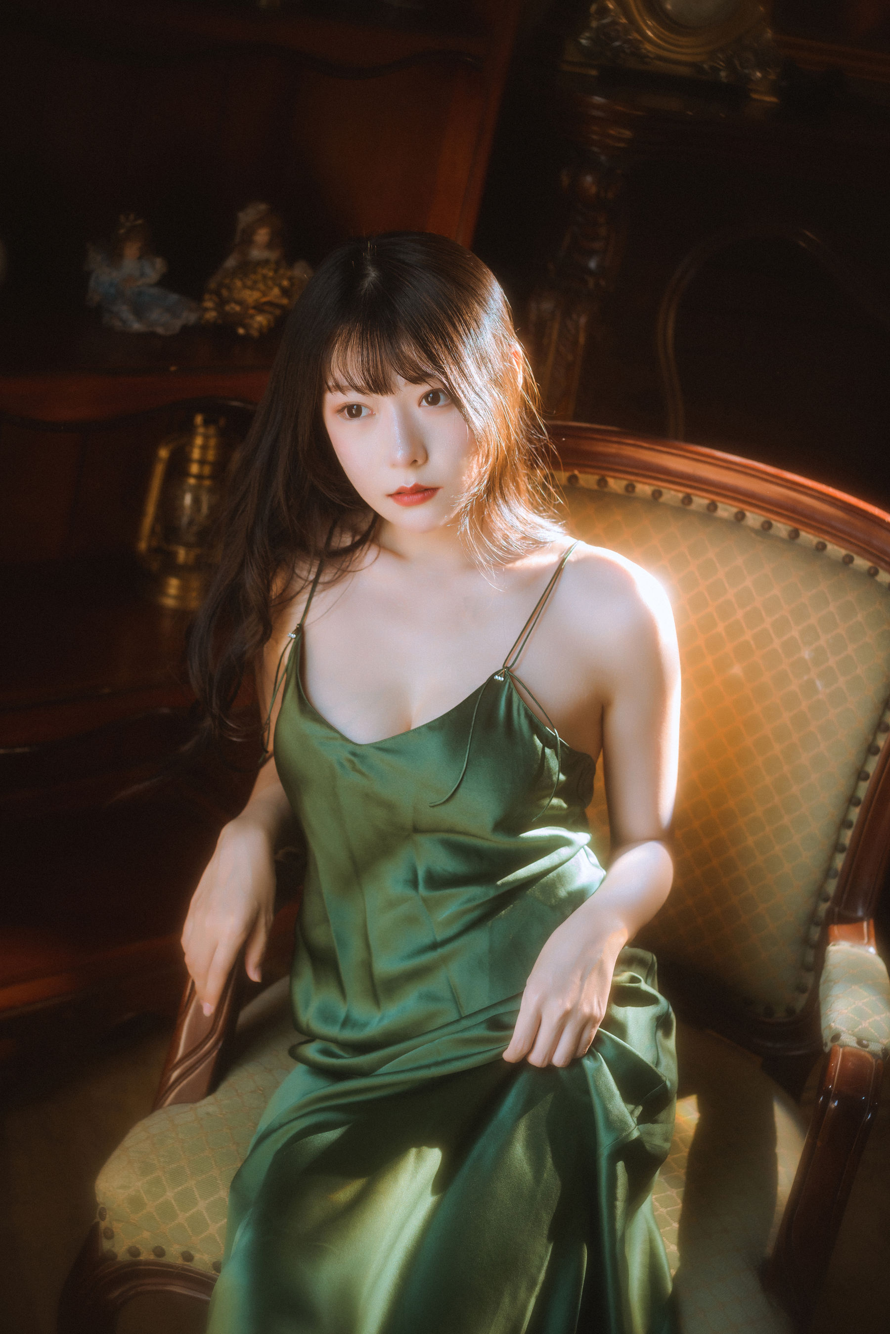 [网红COSER] 香草喵露露写真 - 杨枝甘露 绿色连衣裙