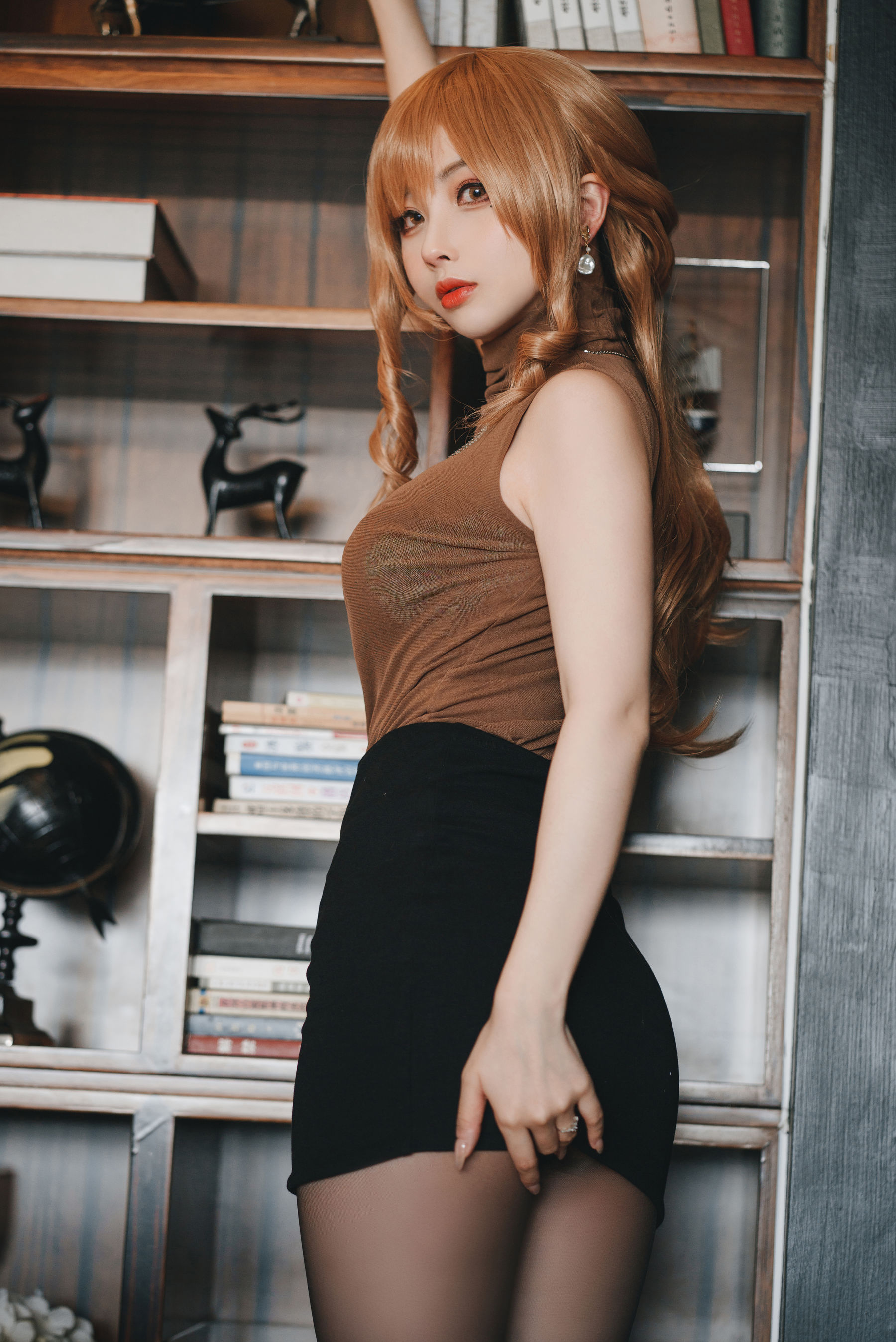 [福利COS] COS福利rioko凉凉子(肉扣热热子) - 人妻的一天-公司篇