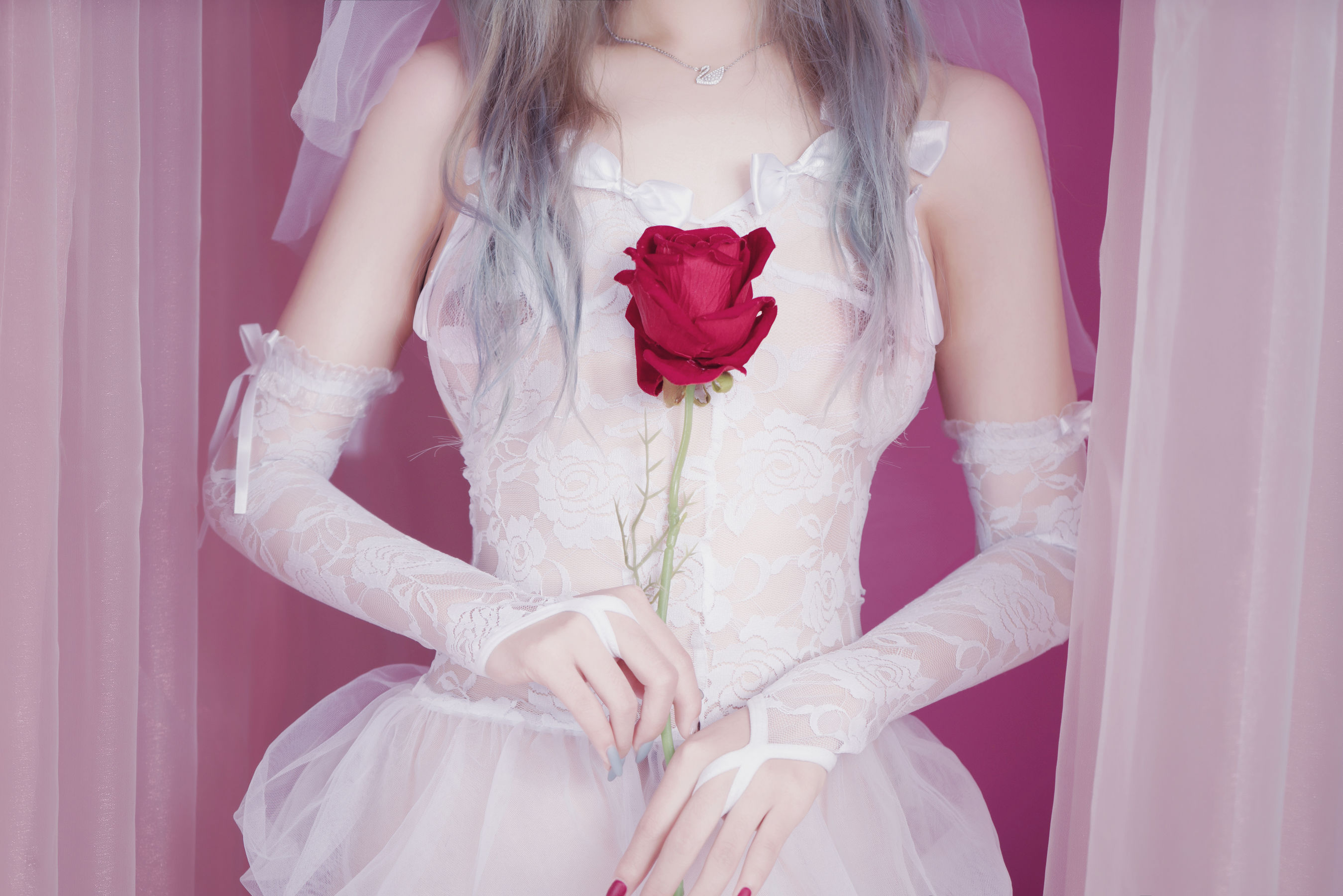 [福利COS] eloise软软 - 入水蕾丝