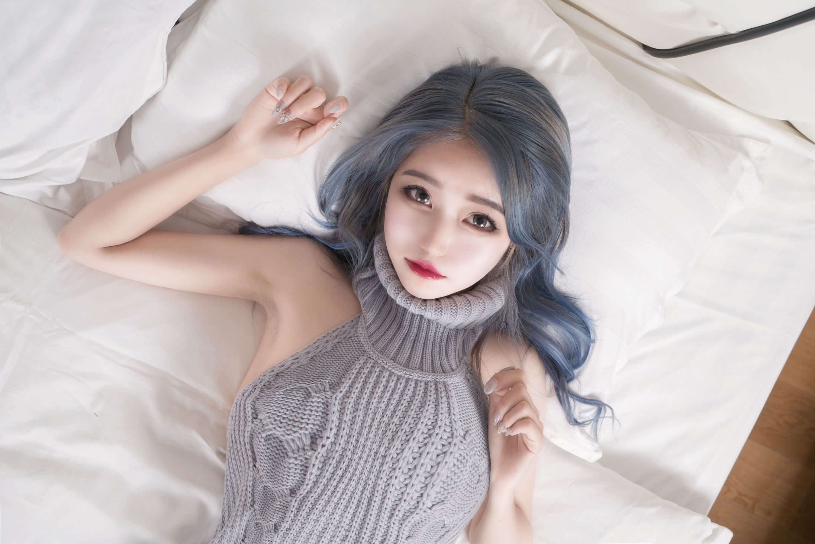[福利COS] eloise软软 - 毛衣少女