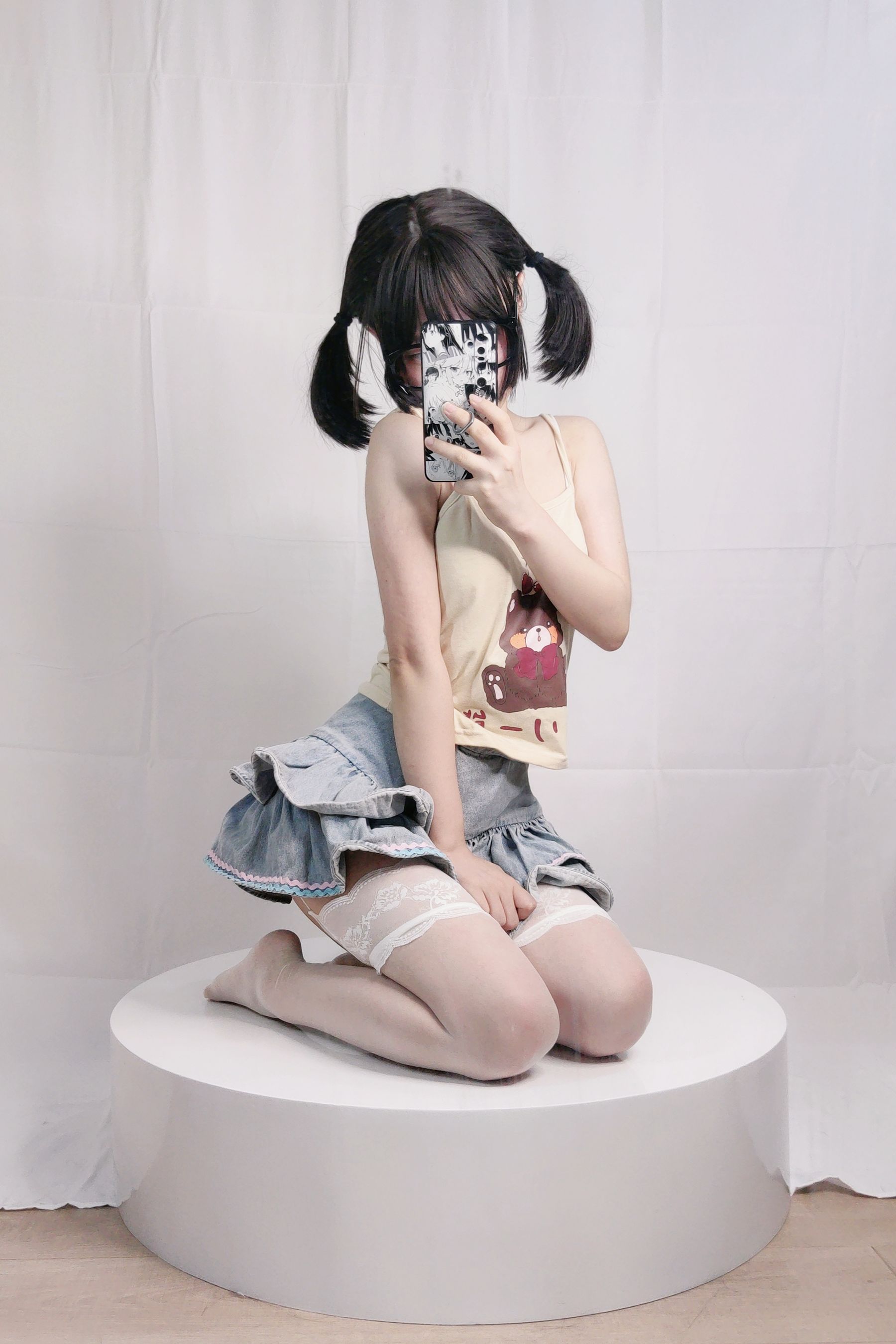 [福利COS] 神沢永莉 - 绫蛋糕裙吊带袜汐