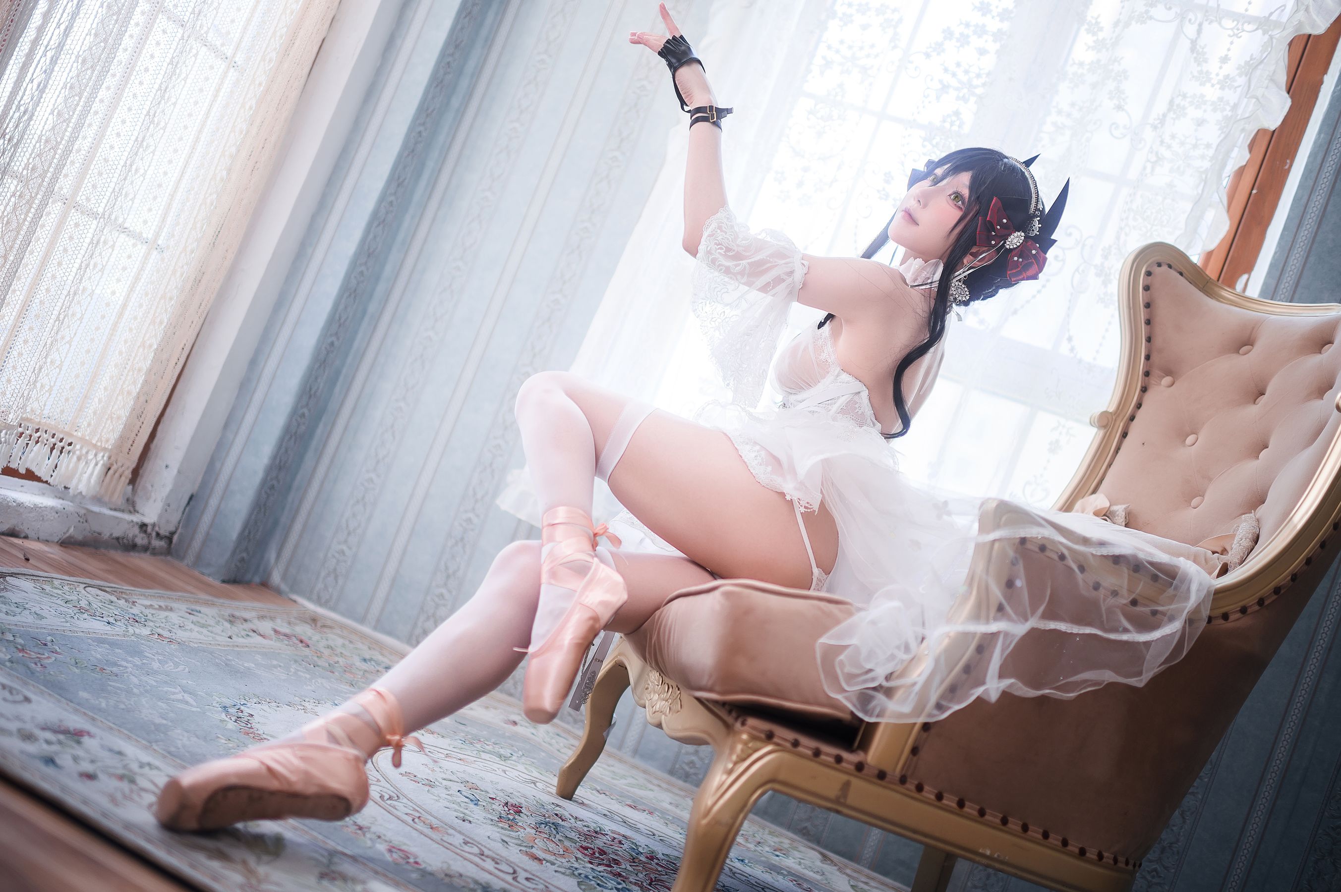 [福利COS] 动漫博主阿包也是兔娘 - 明日方舟 伊内斯芭蕾