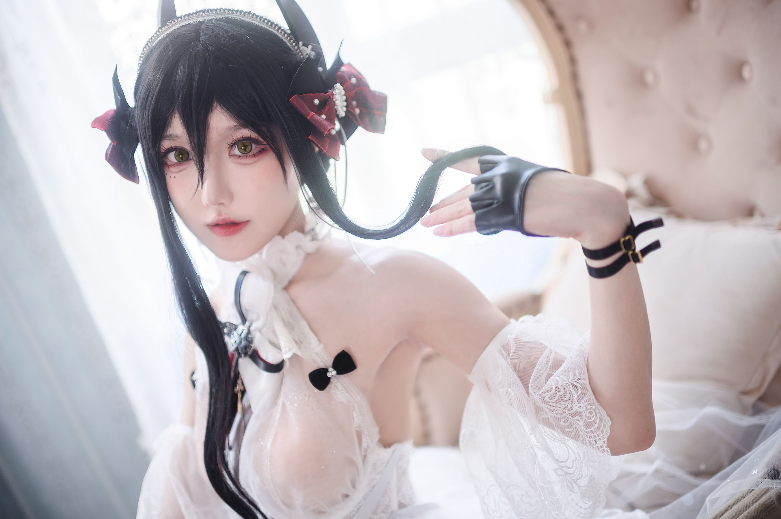 [福利COS] 动漫博主阿包也是兔娘 - 明日方舟 伊内斯芭蕾