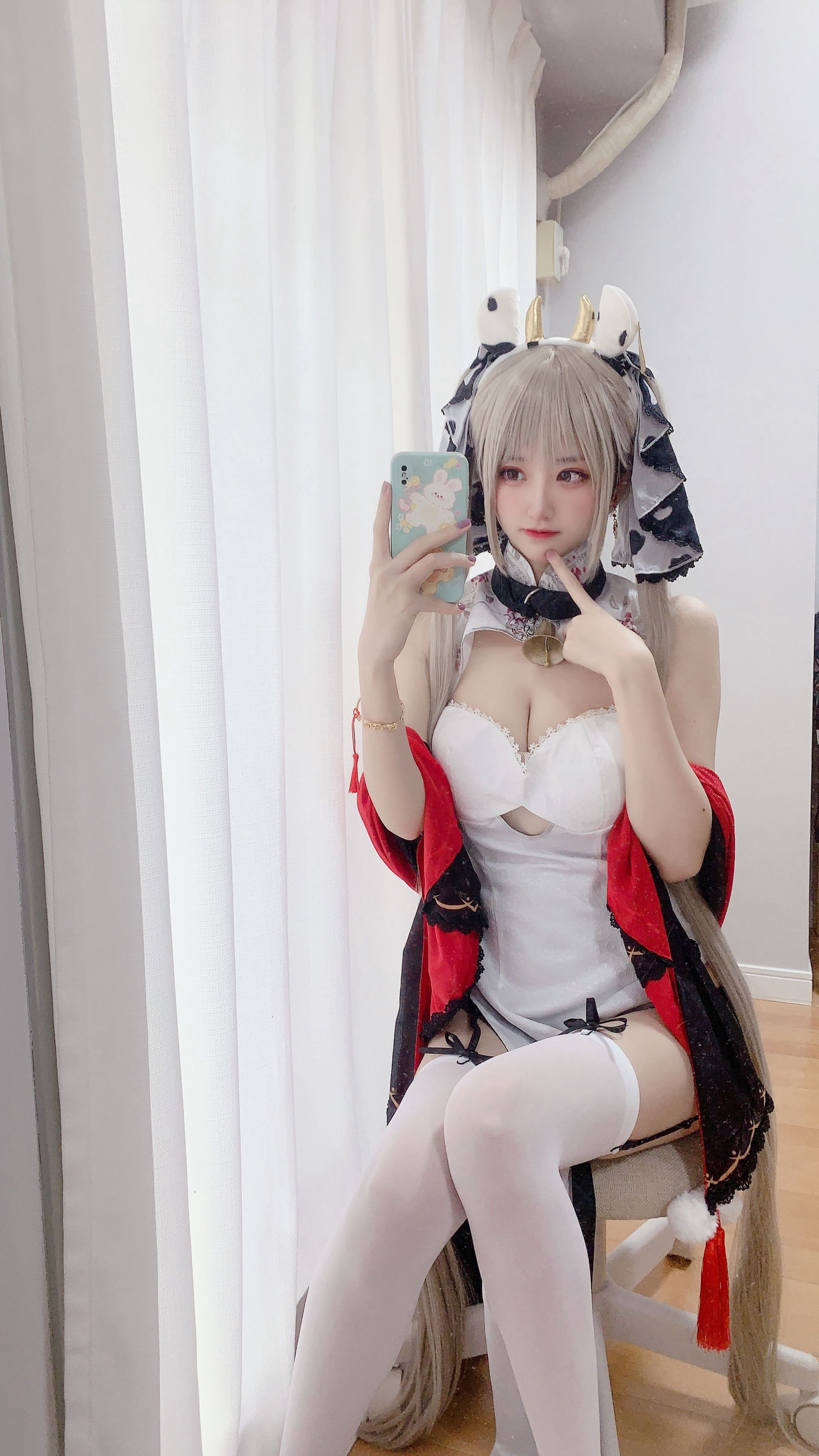 [福利COS] 千阳(ちよ) - 可畏旗袍对镜拍