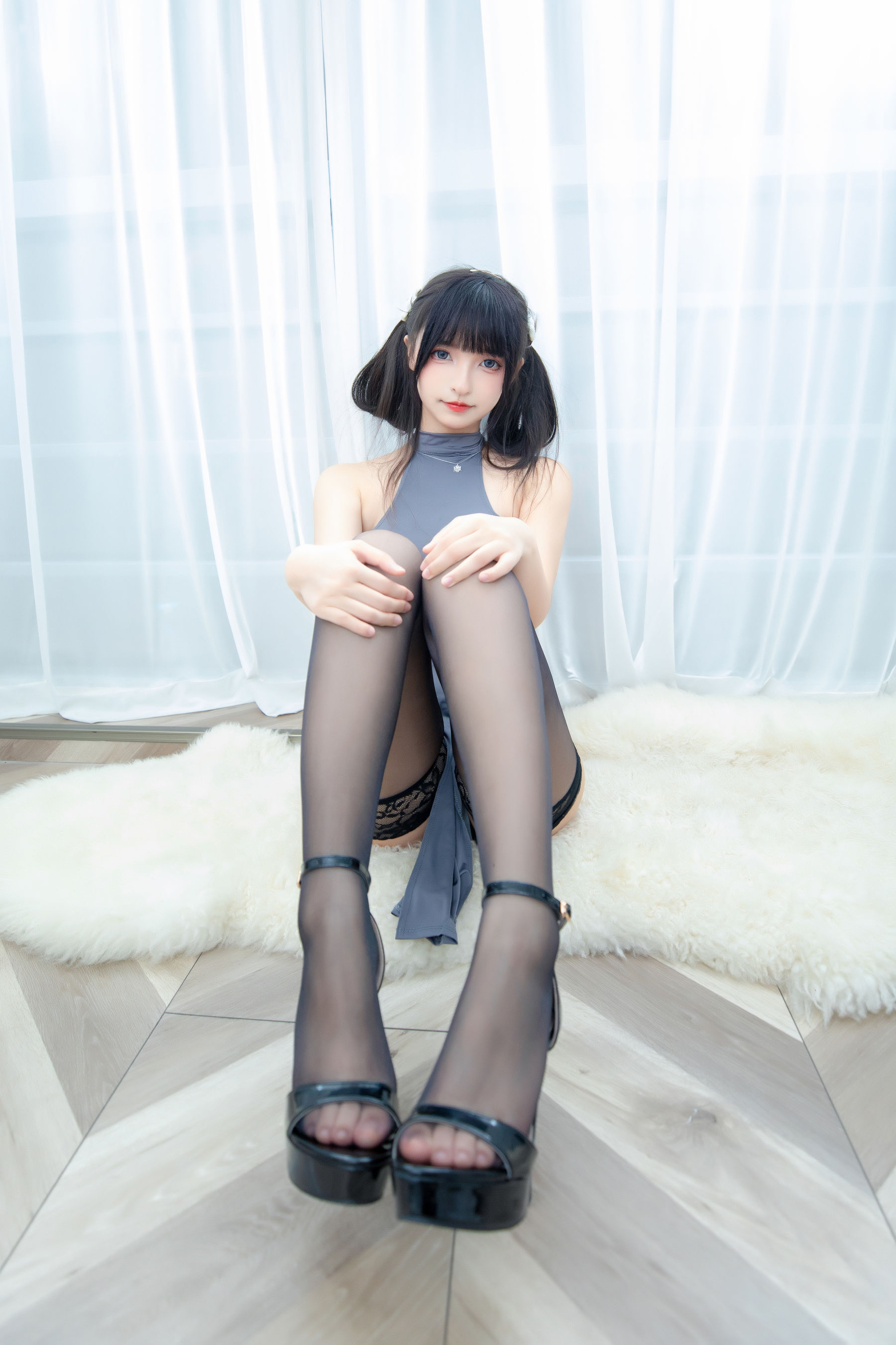 [福利COS] 萝莉神楽板真冬 之华灯初上