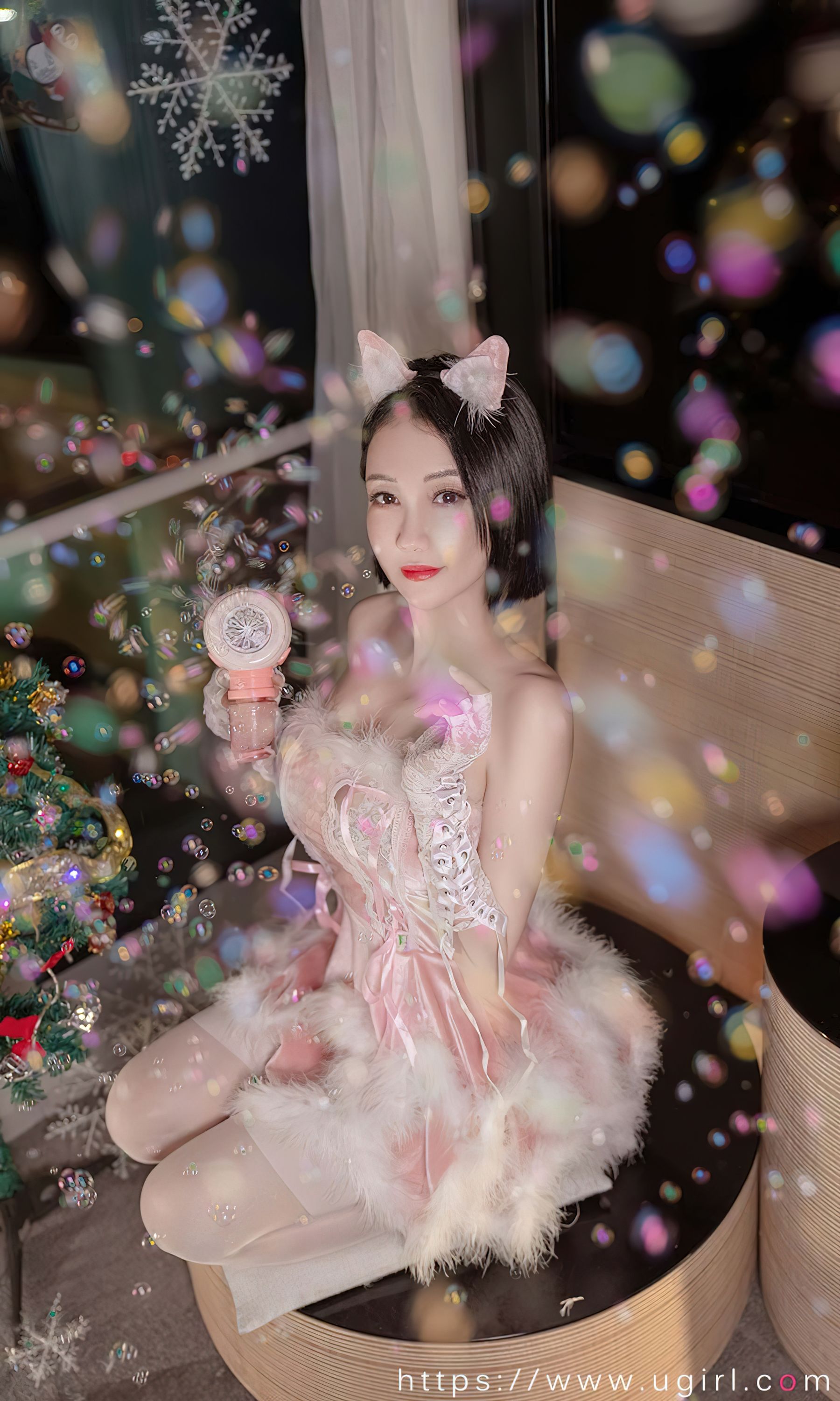[爱尤物Ugirls] No.2482 果儿Victoria 圣诞恋曲