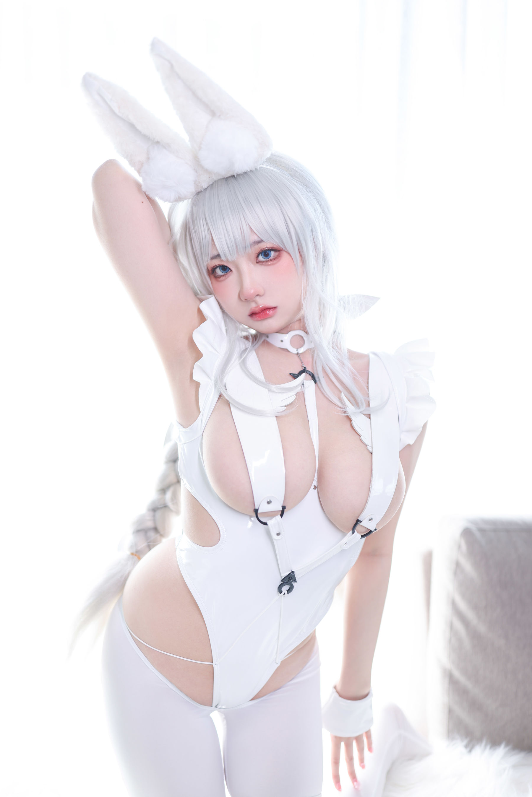 [福利COS] wendydydydy_酱油 - 恶毒 懒懒的白兔