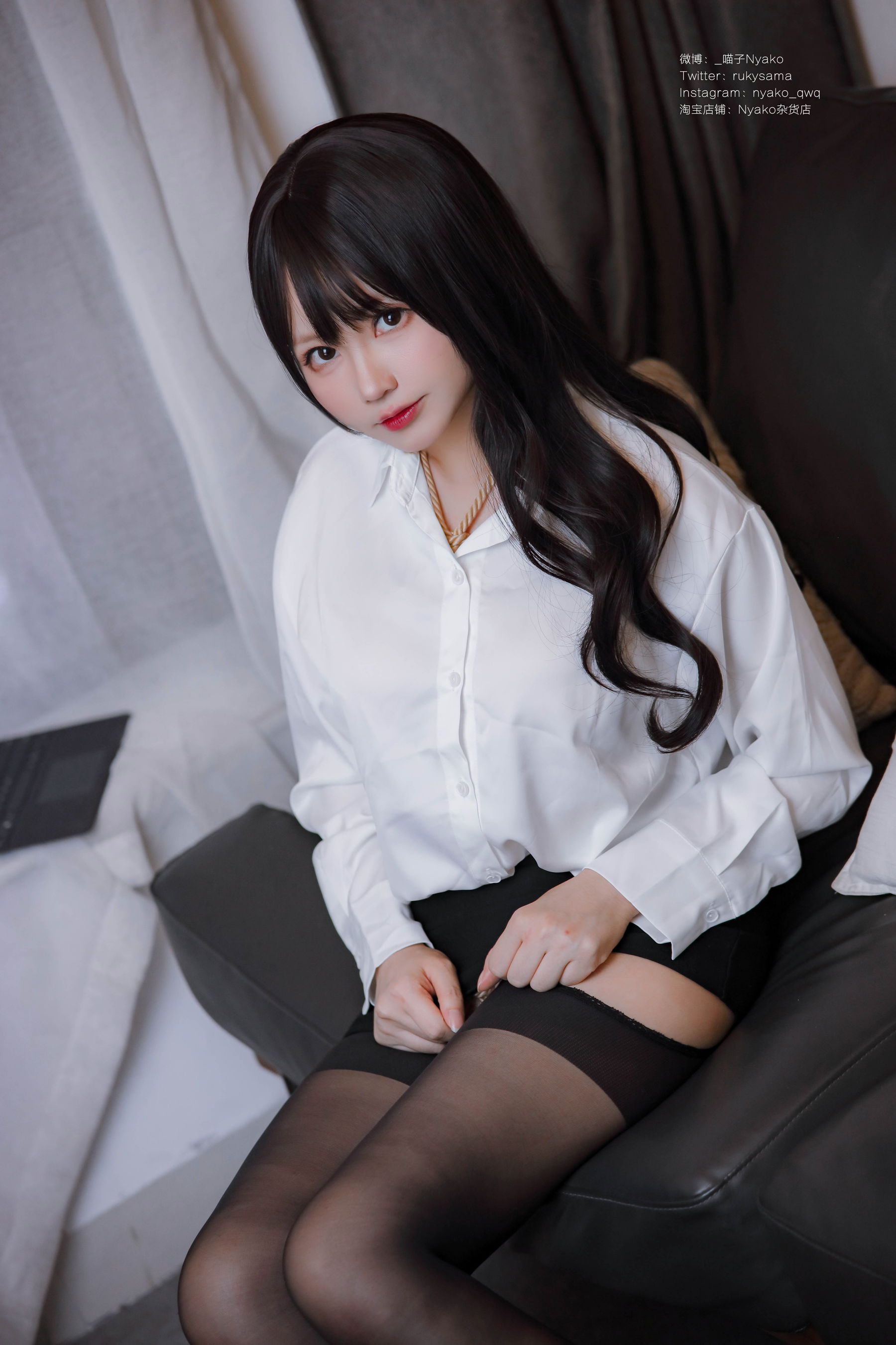 [福利COS] 萌妹子Nyako喵子 - 隣のやばいお姉さん OL