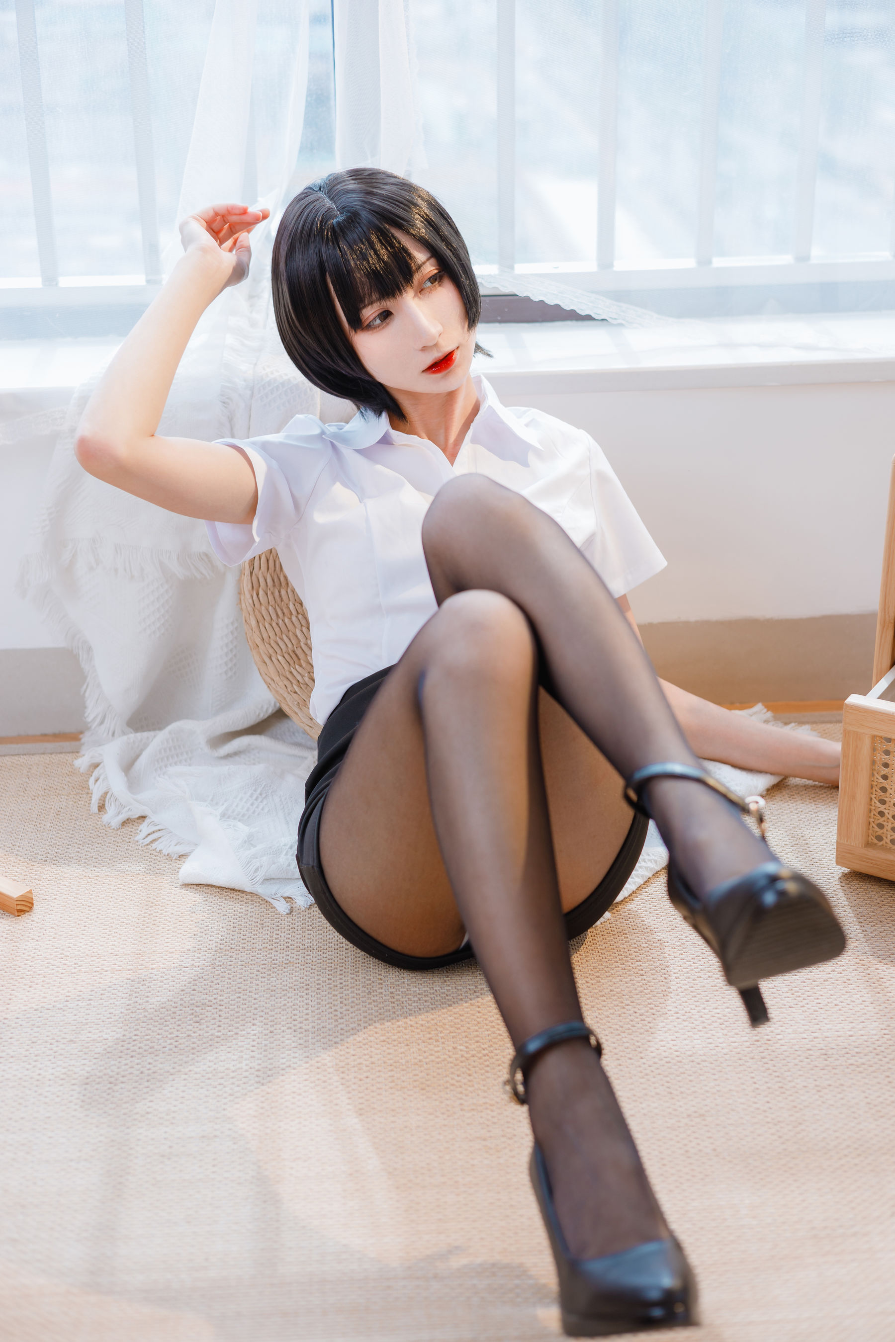 [福利COS] 贝儿酱Miki - OL装
