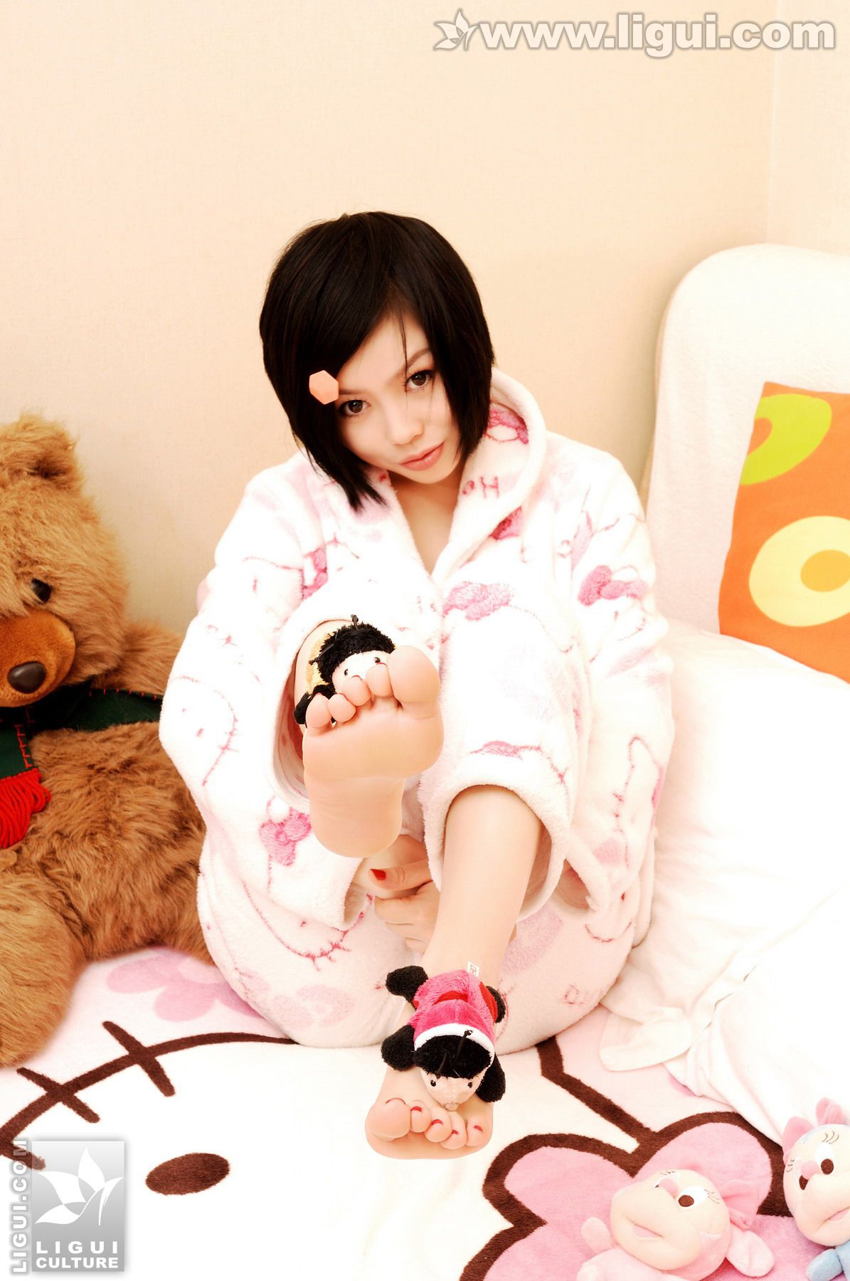Model 幕子《可爱睡衣美足秀》 [丽柜LiGui] 丝袜美足写真图片