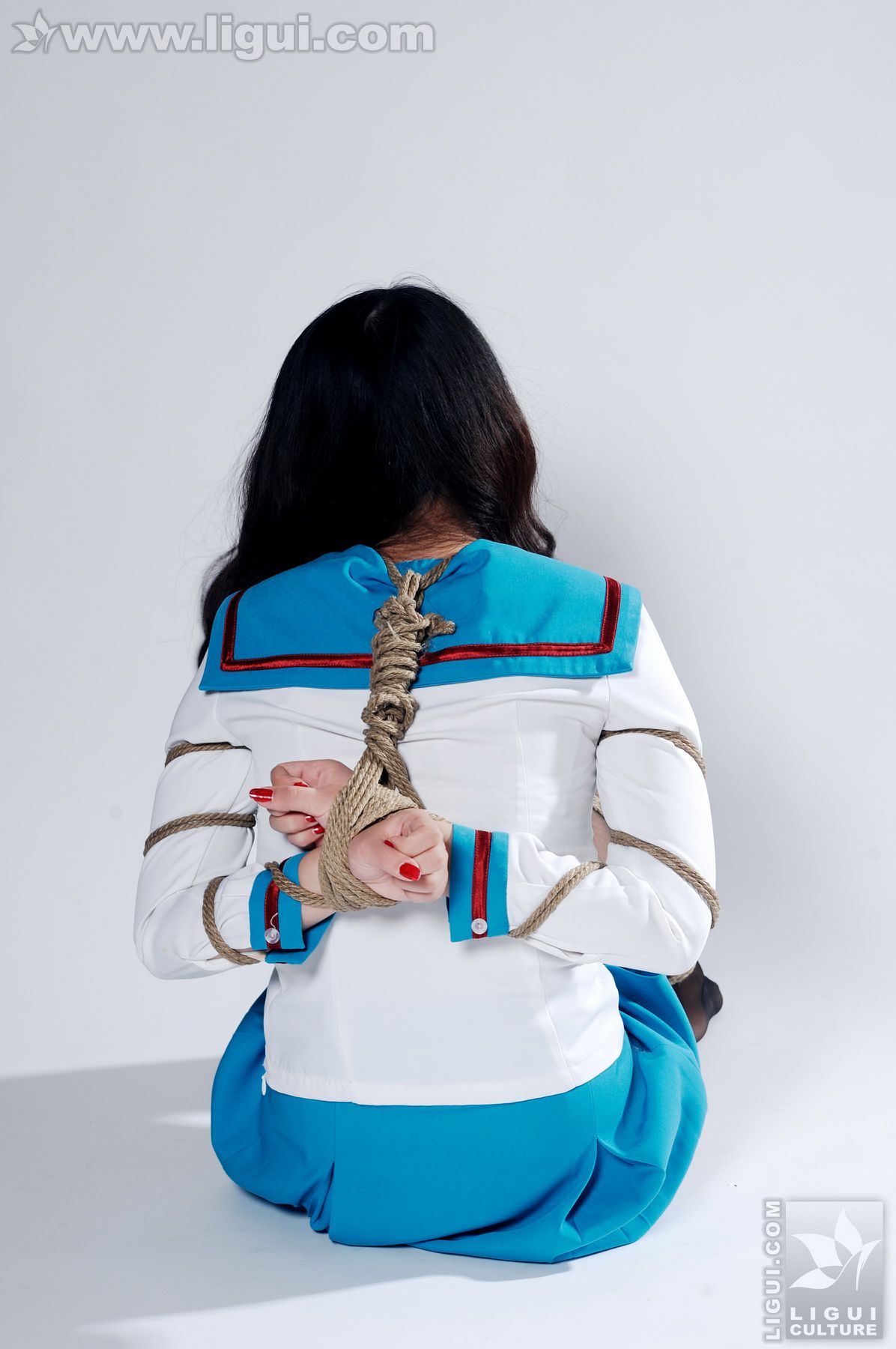 Model 幽幽《海军制服黑丝捆绑》 [丽柜美束LiGui] 美腿玉足写真图片