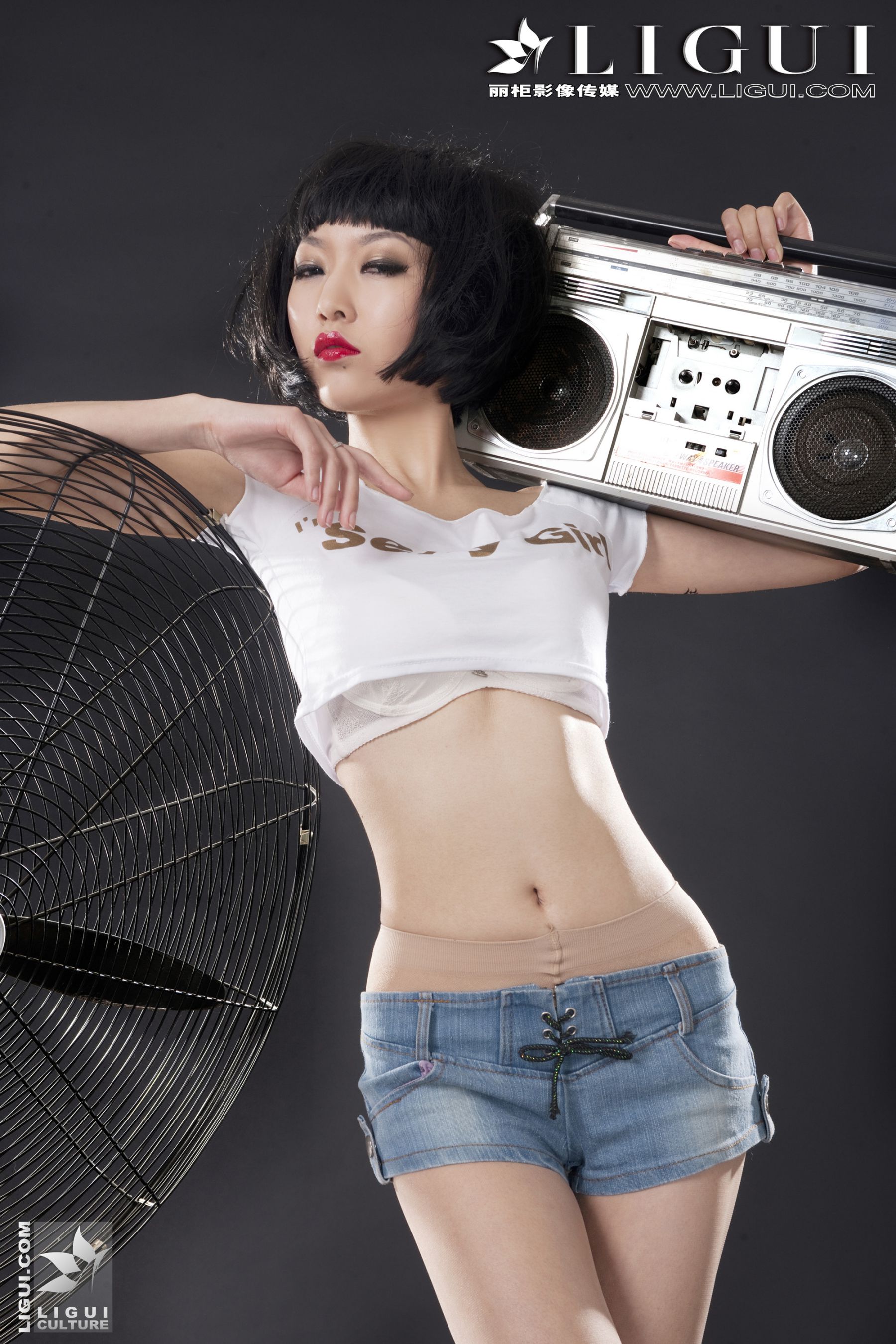 [丽柜贵足LiGui] Model 文欣《时尚牛仔热裤女郎》美腿丝足写真图片