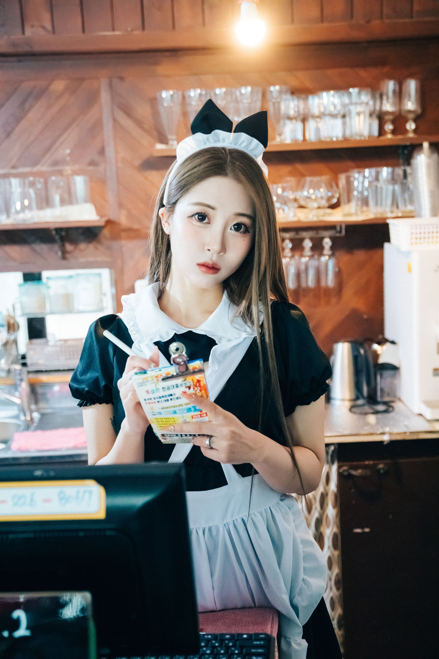 [LOOZY] Bomi - Maid cafe 