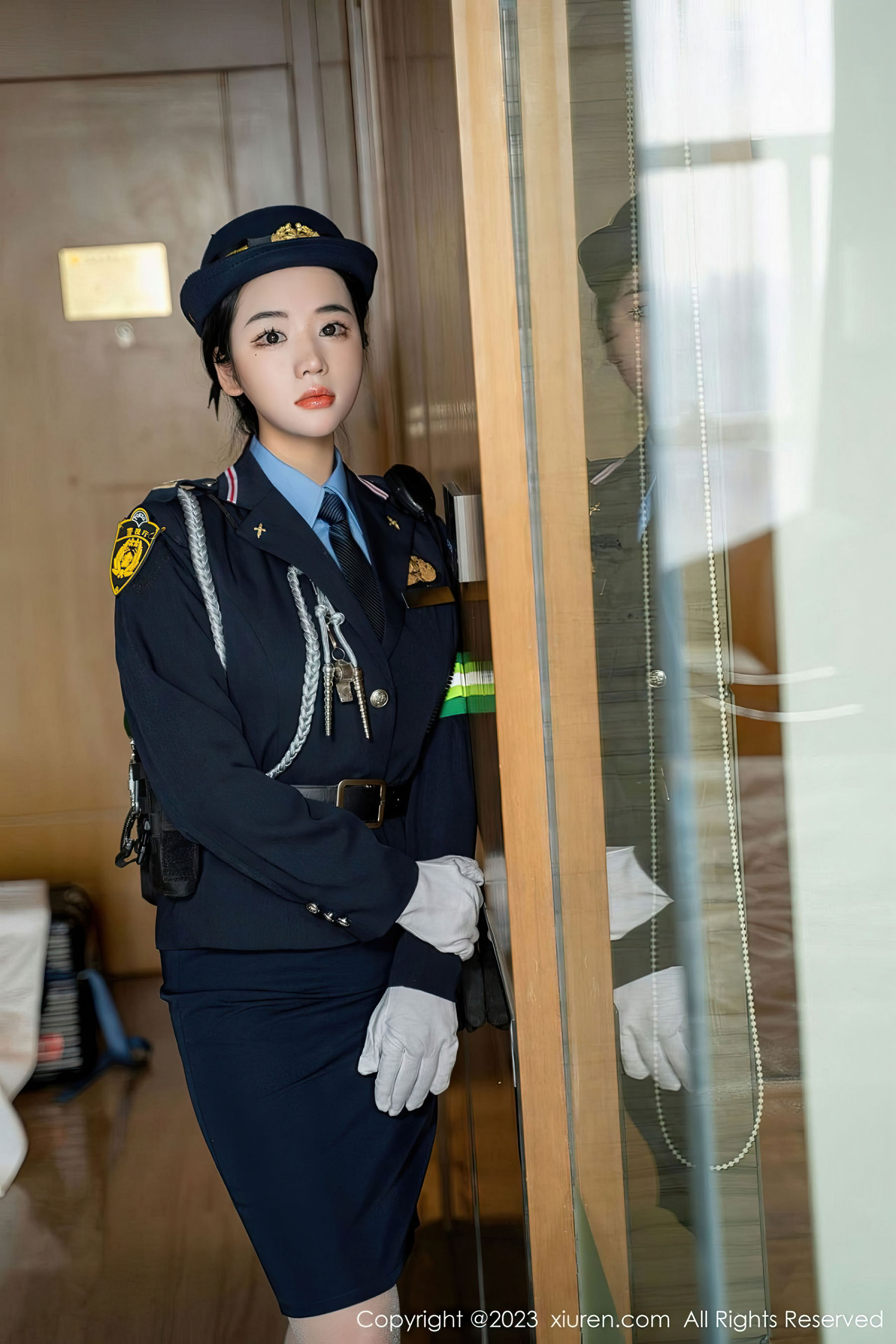 [秀人XiuRen] 2023.03.30 No.6497 汐汐爱吃草莓 