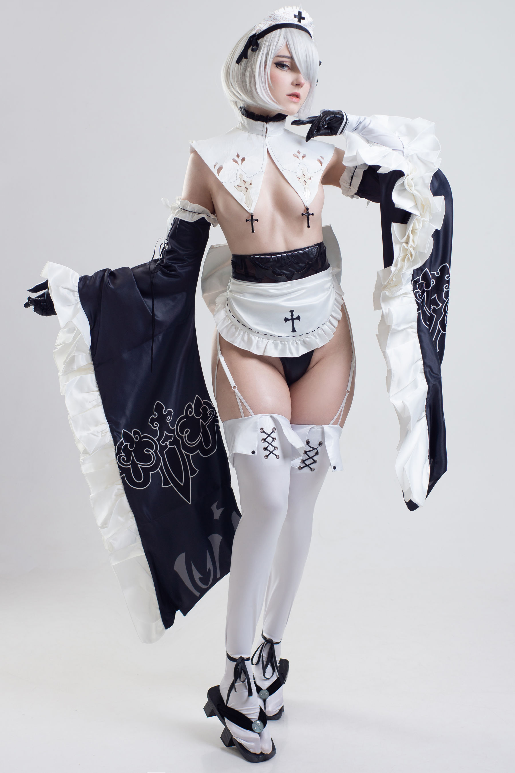 Candy Ball - Maid 2B 