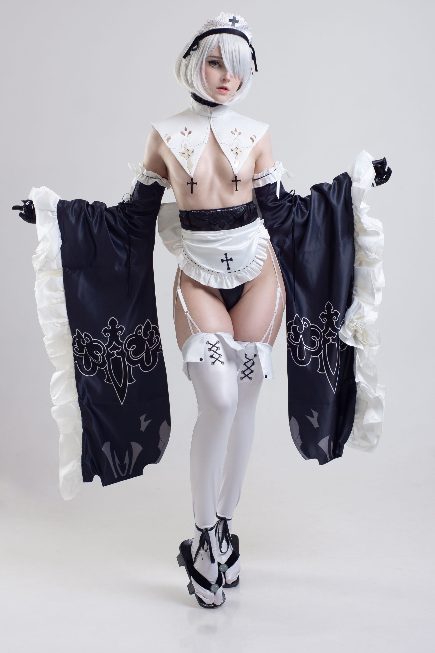 Candy Ball - Maid 2B 